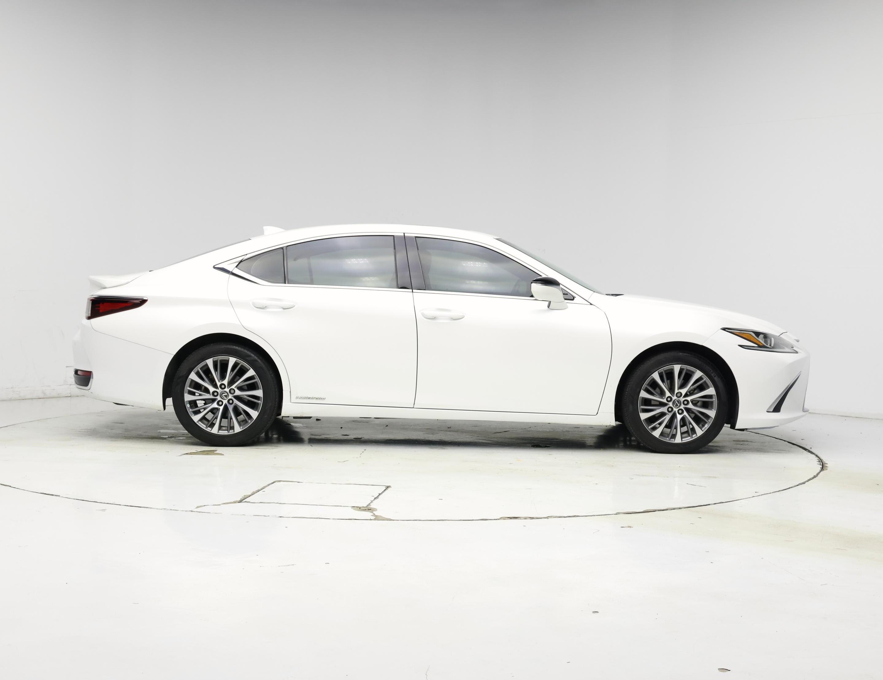 Thumbnail: 2020 Lexus ES - 7