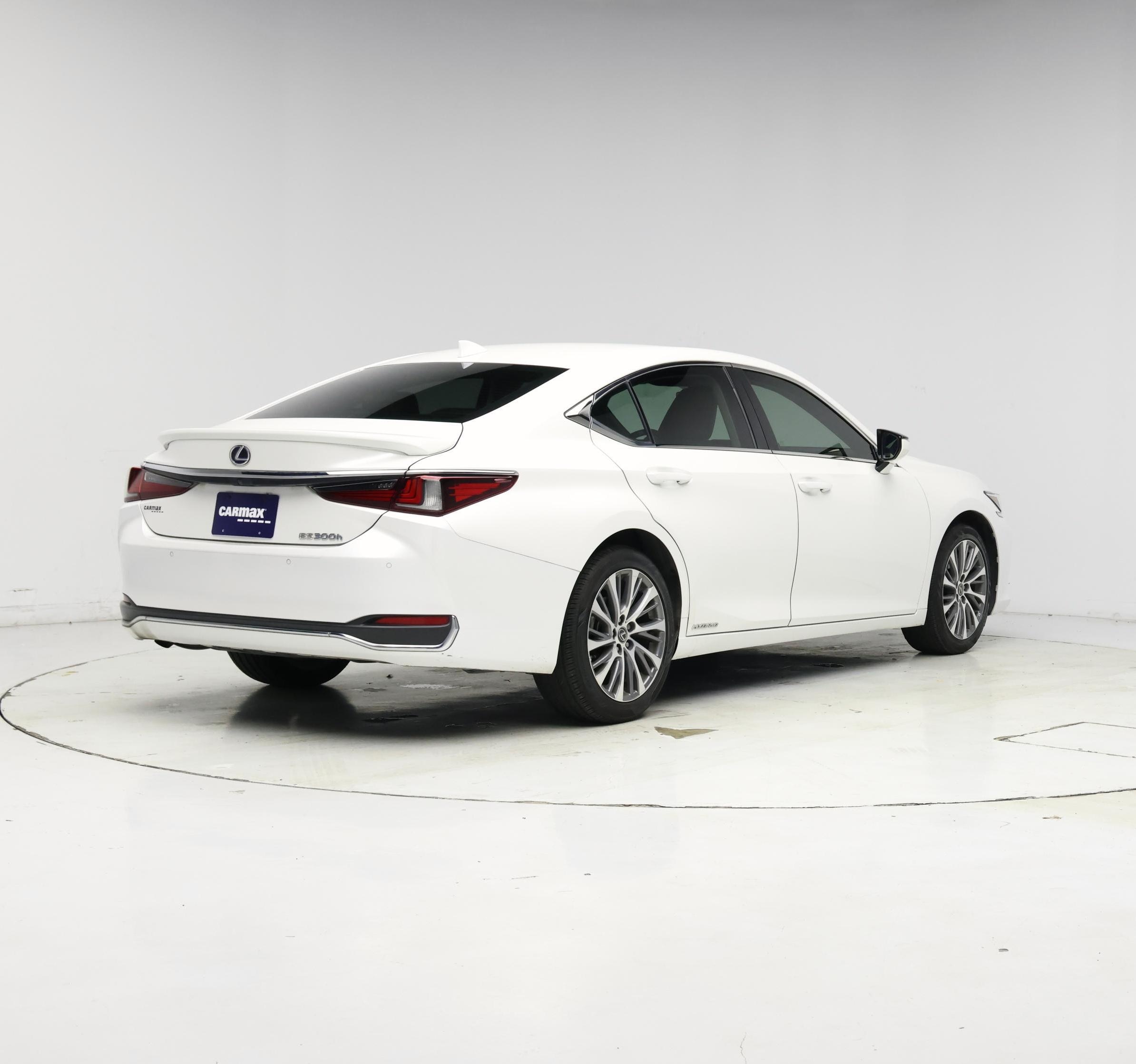 Thumbnail: 2020 Lexus ES - 8