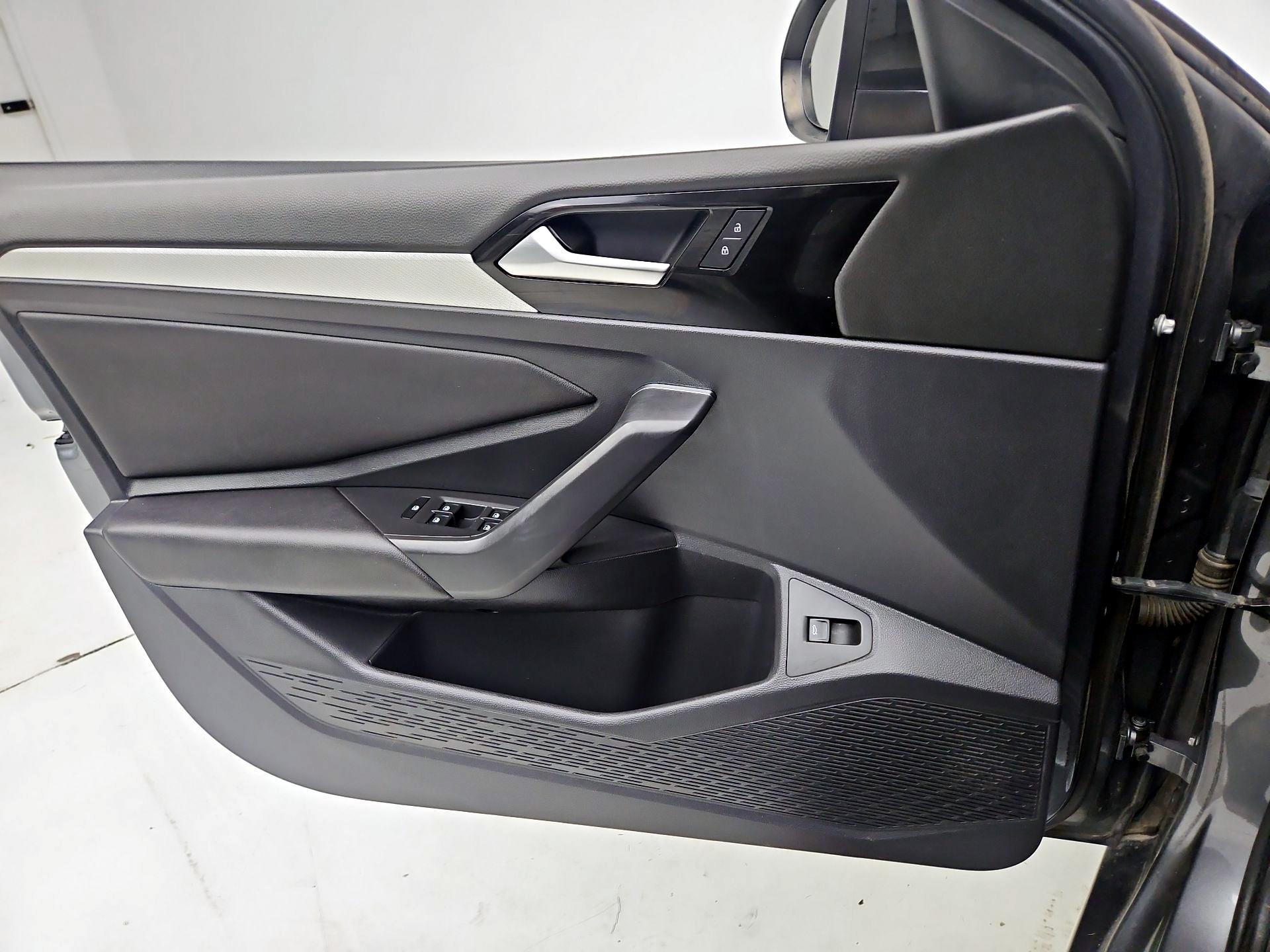 Thumbnail: 2019 Volkswagen Jetta - 12