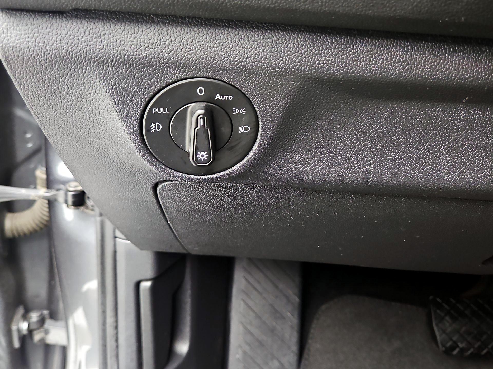 Thumbnail: 2019 Volkswagen Jetta - 13