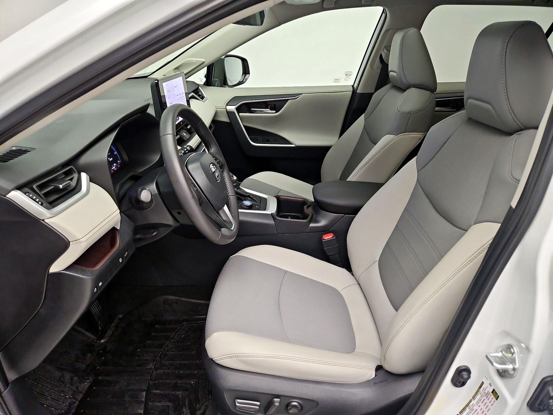 Thumbnail: 2024 Toyota RAV4 - 11