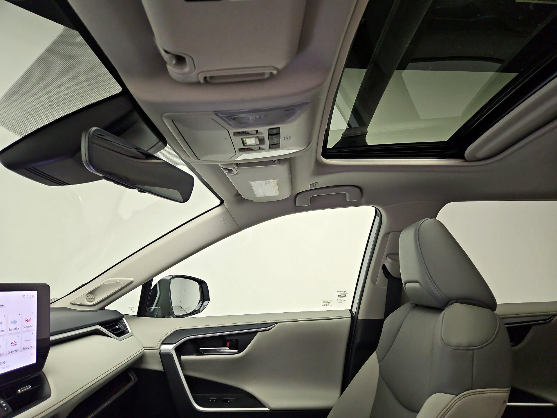 Thumbnail: 2024 Toyota RAV4 - 19