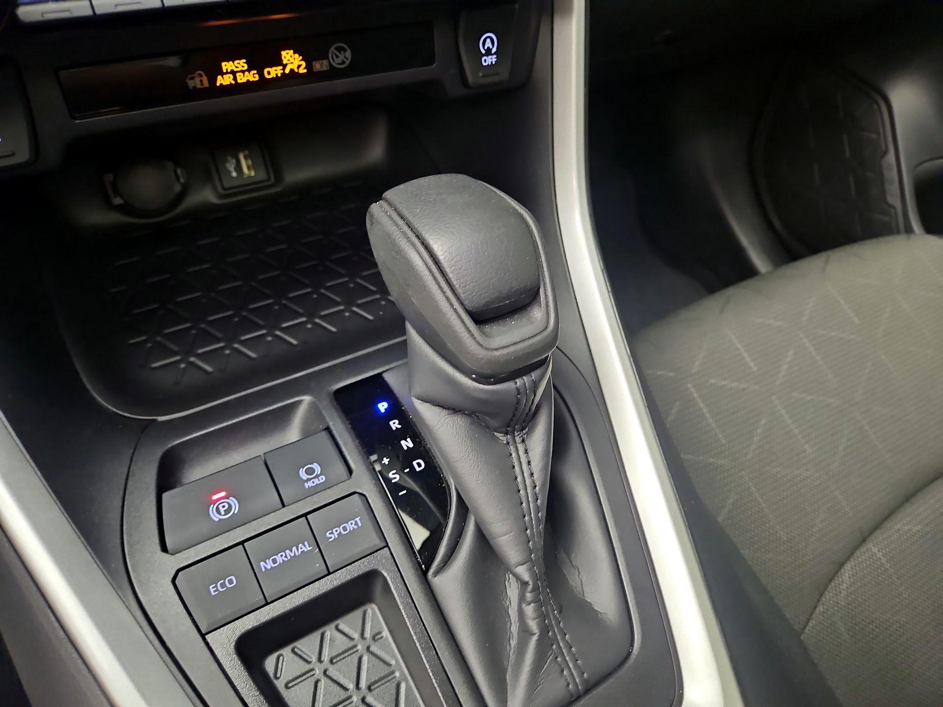 Thumbnail: 2024 Toyota RAV4 - 17