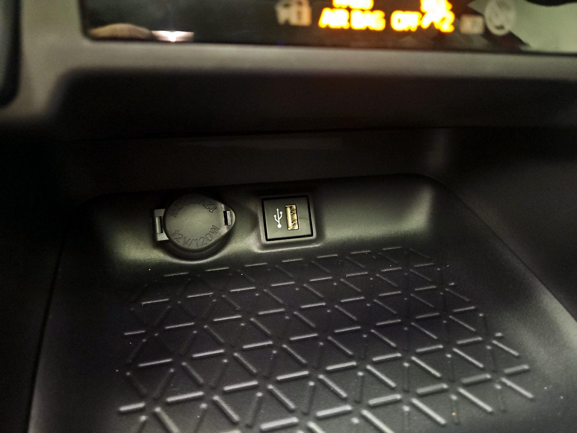 Thumbnail: 2024 Toyota RAV4 - 18