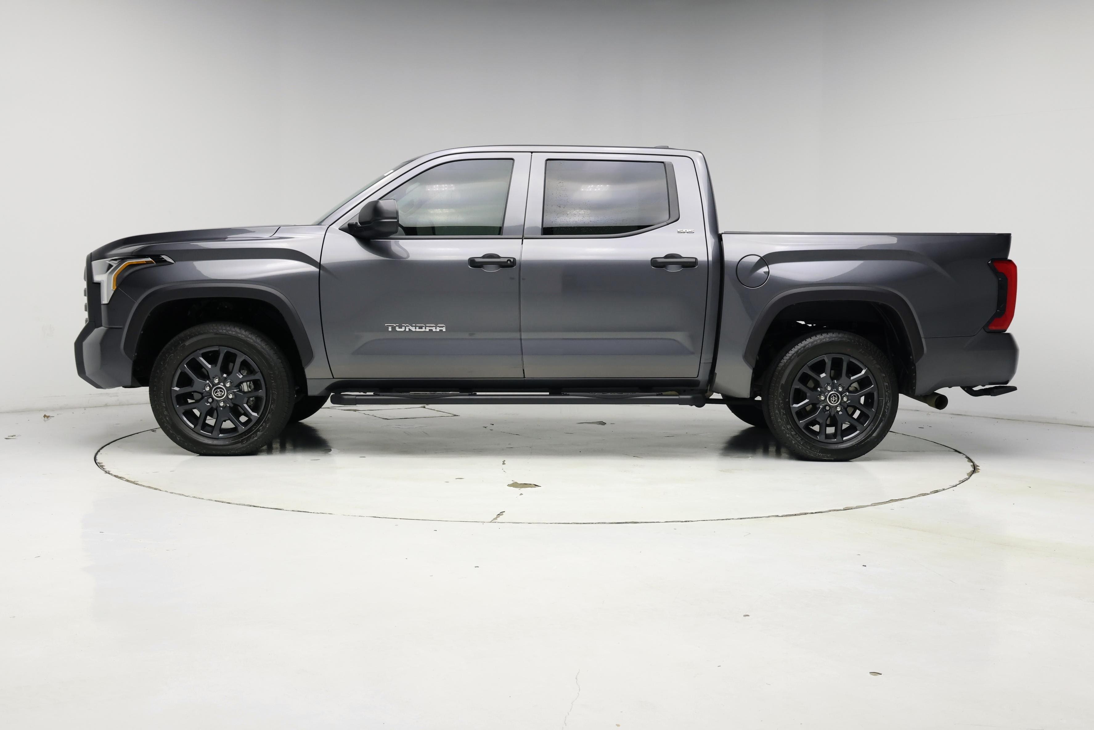 Thumbnail: 2024 Toyota Tundra - 3