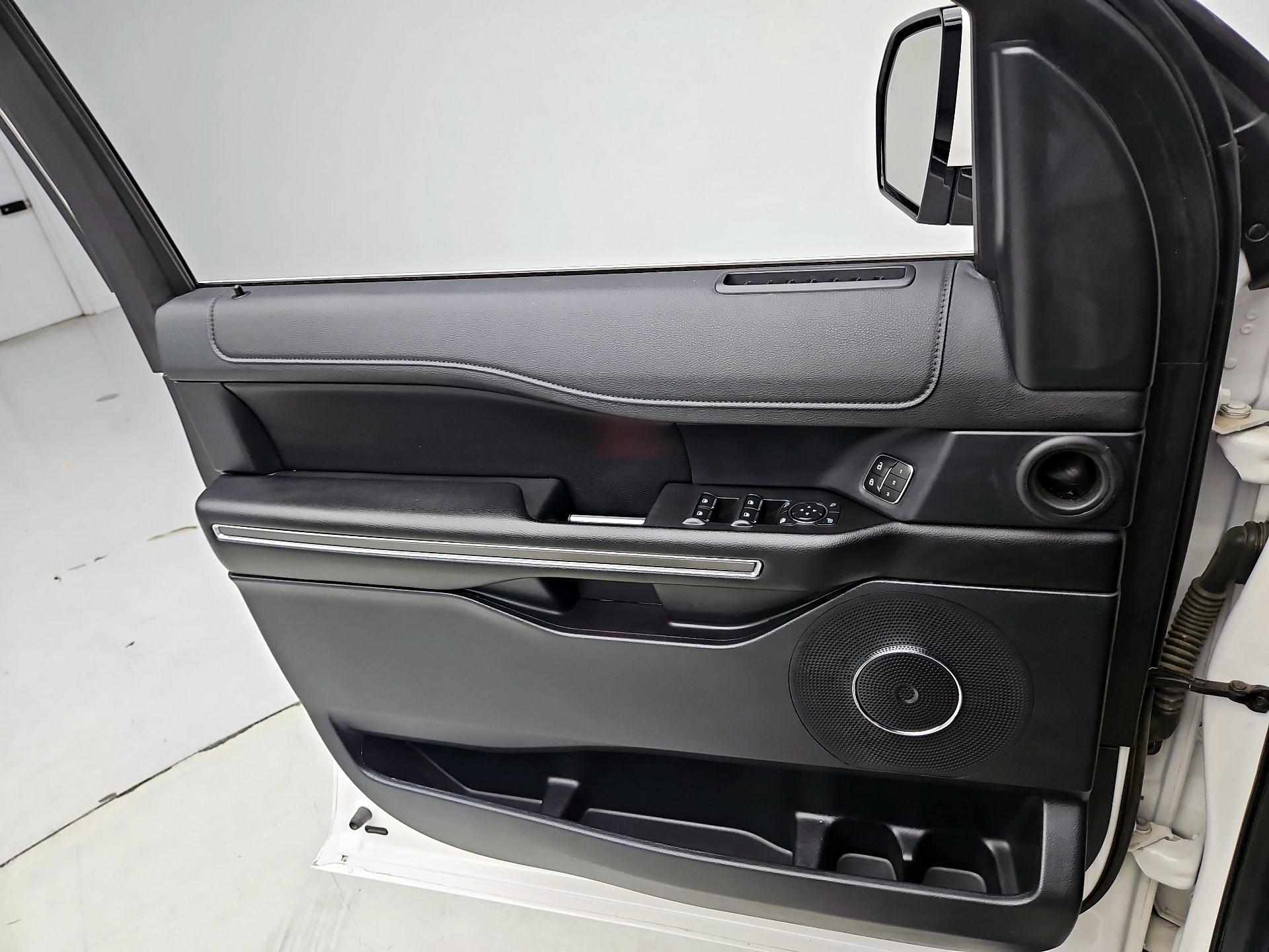 Thumbnail: 2019 Ford Expedition - 12