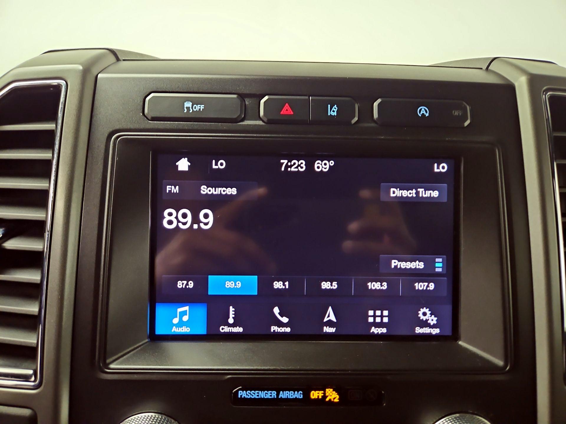 Thumbnail: 2019 Ford Expedition - 16