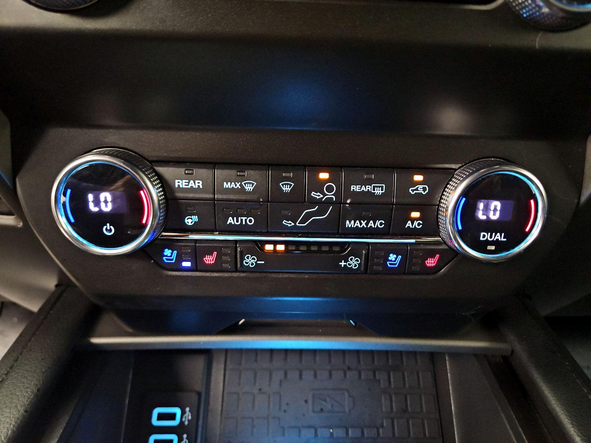 Thumbnail: 2019 Ford Expedition - 17