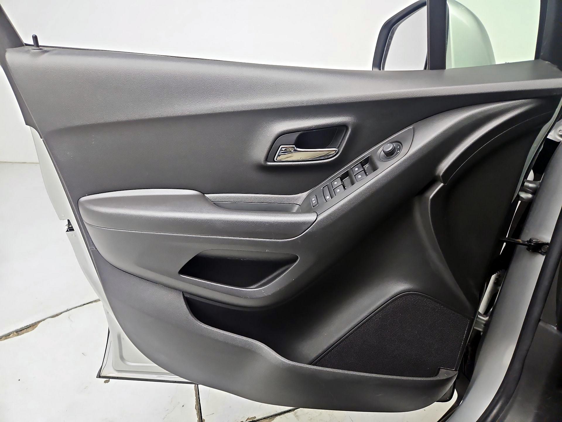 Thumbnail: 2020 Chevrolet Trax - 12