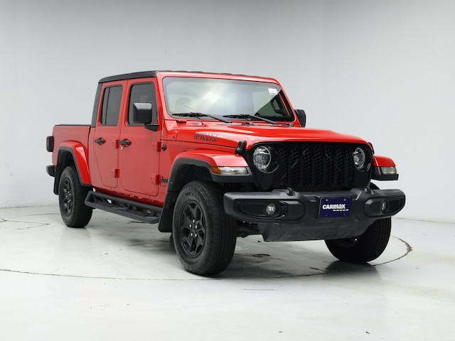 Red 2022 Jeep Gladiator Willys Crew Cab 4WD Pickup Truck Four-Wheel Drive 8-Speed Automatic