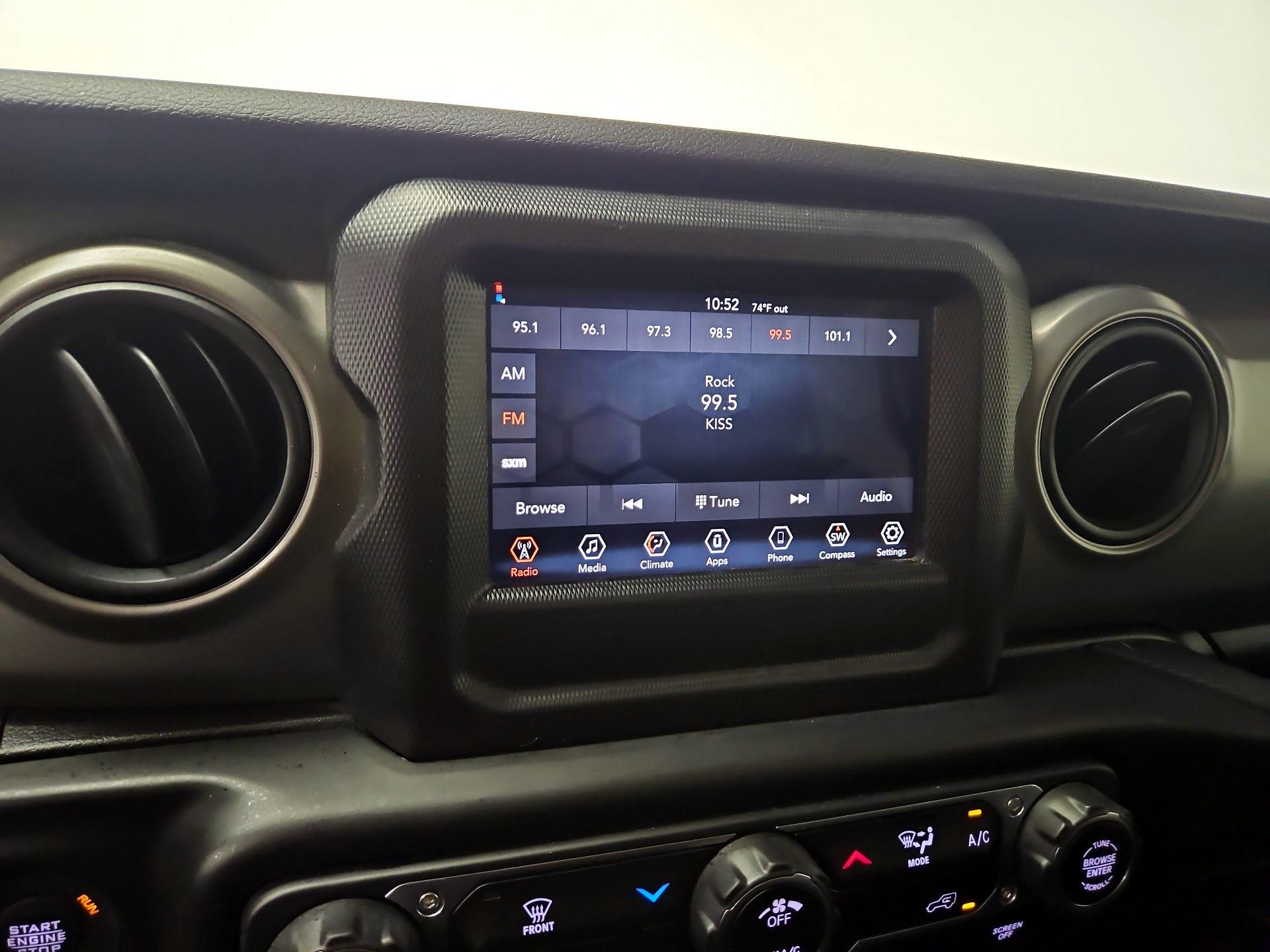 Thumbnail: 2022 Jeep Gladiator - 15