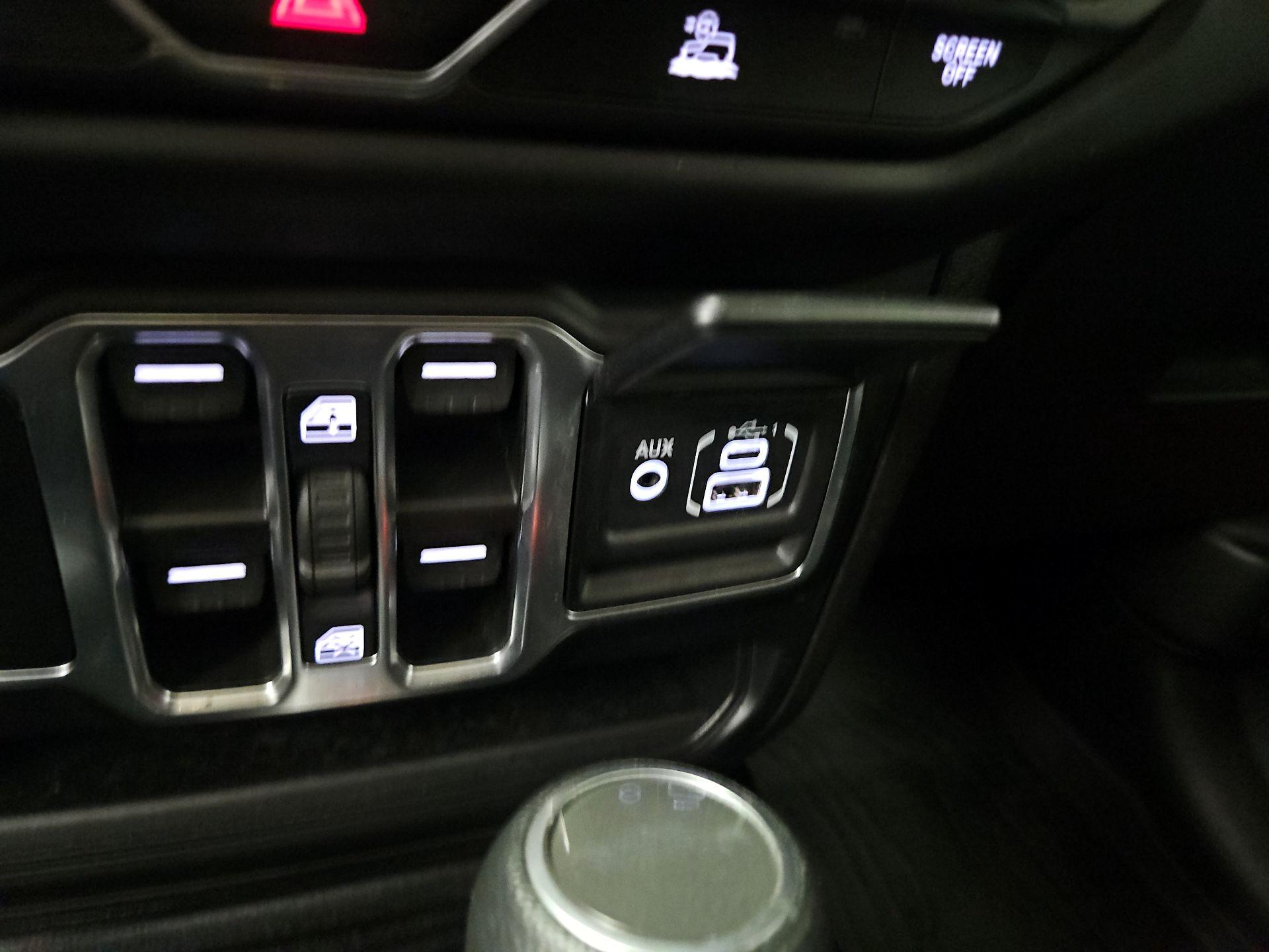 Thumbnail: 2022 Jeep Gladiator - 18