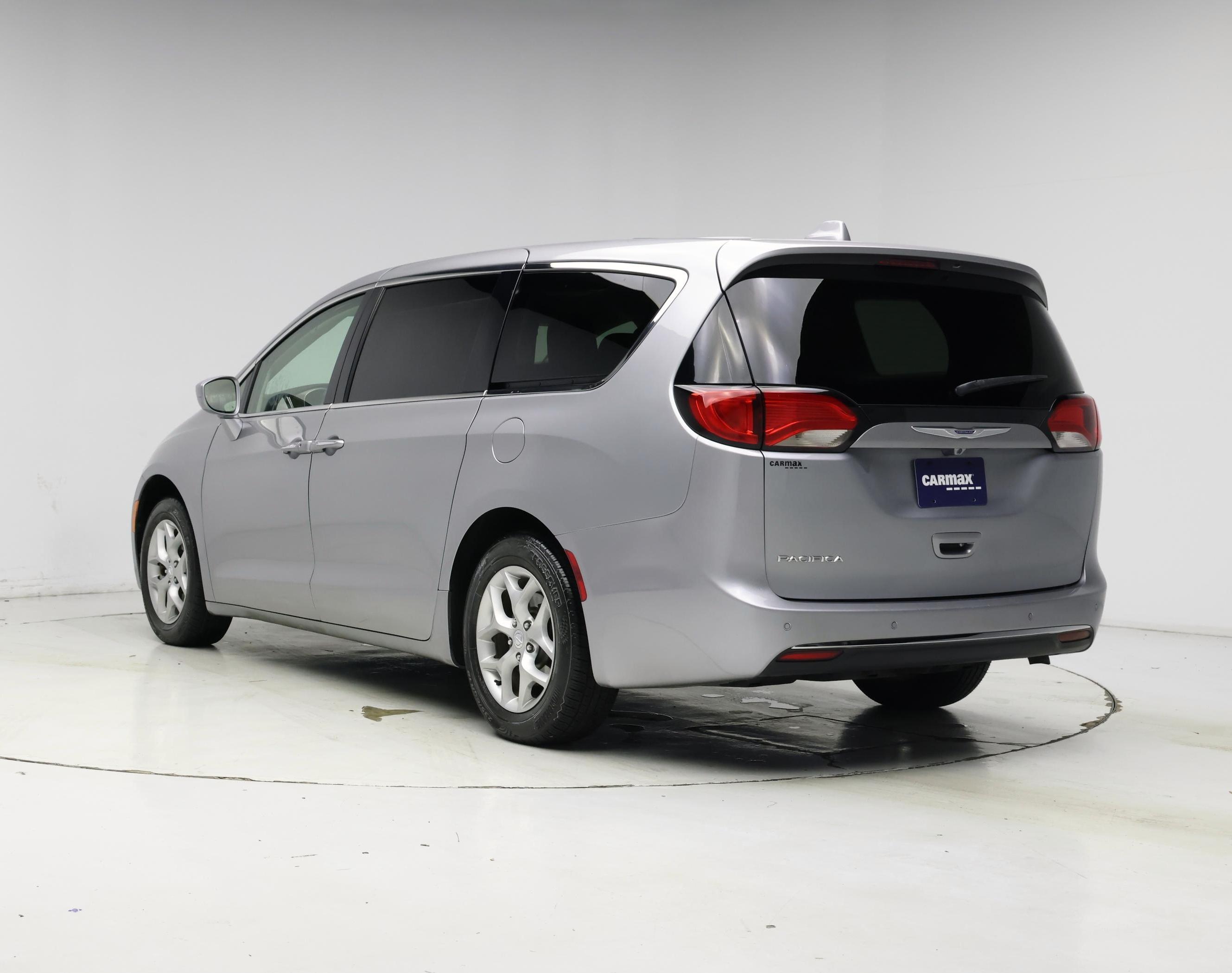 Thumbnail: 2019 Chrysler Pacifica - 2