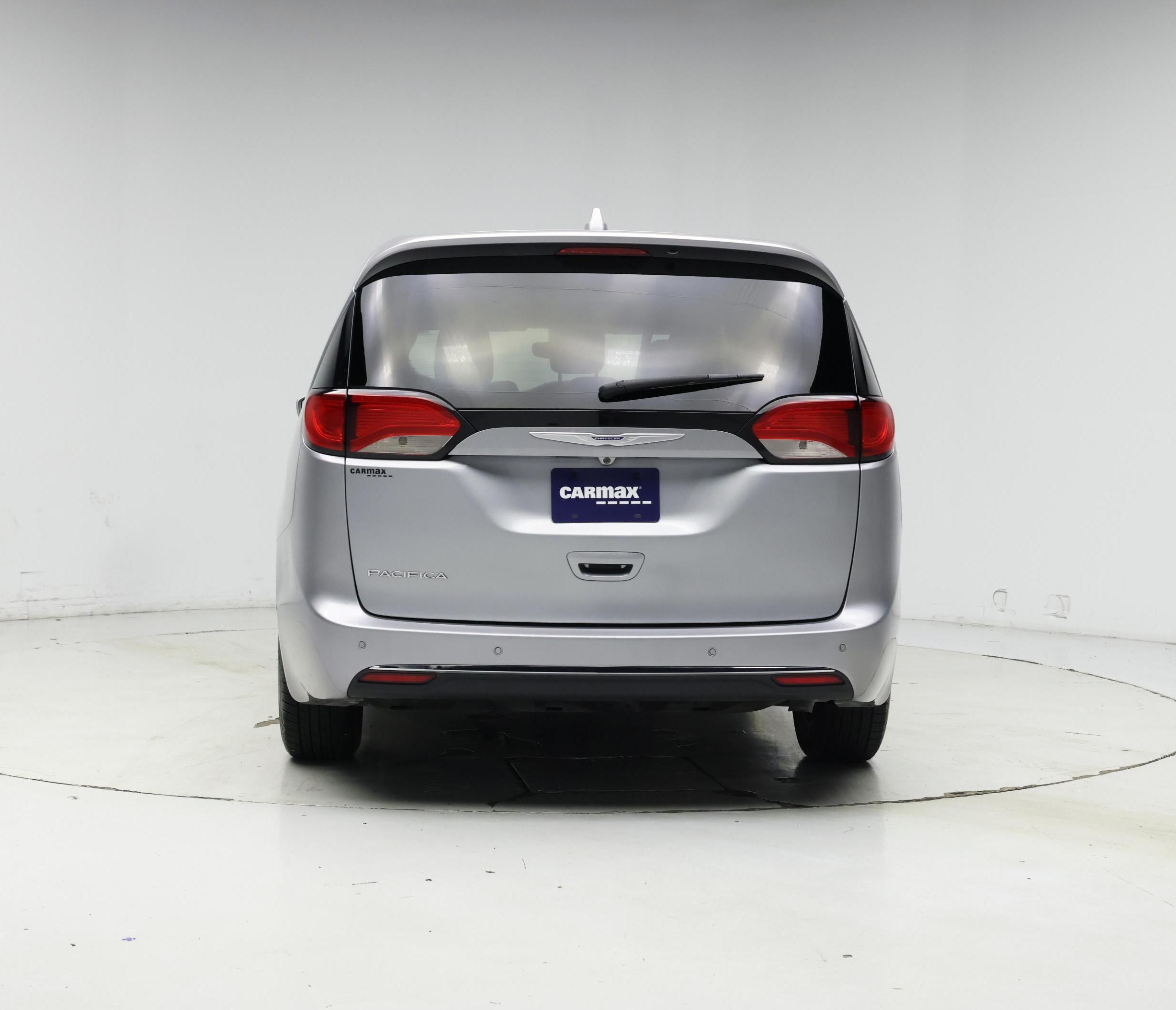 Thumbnail: 2019 Chrysler Pacifica - 6