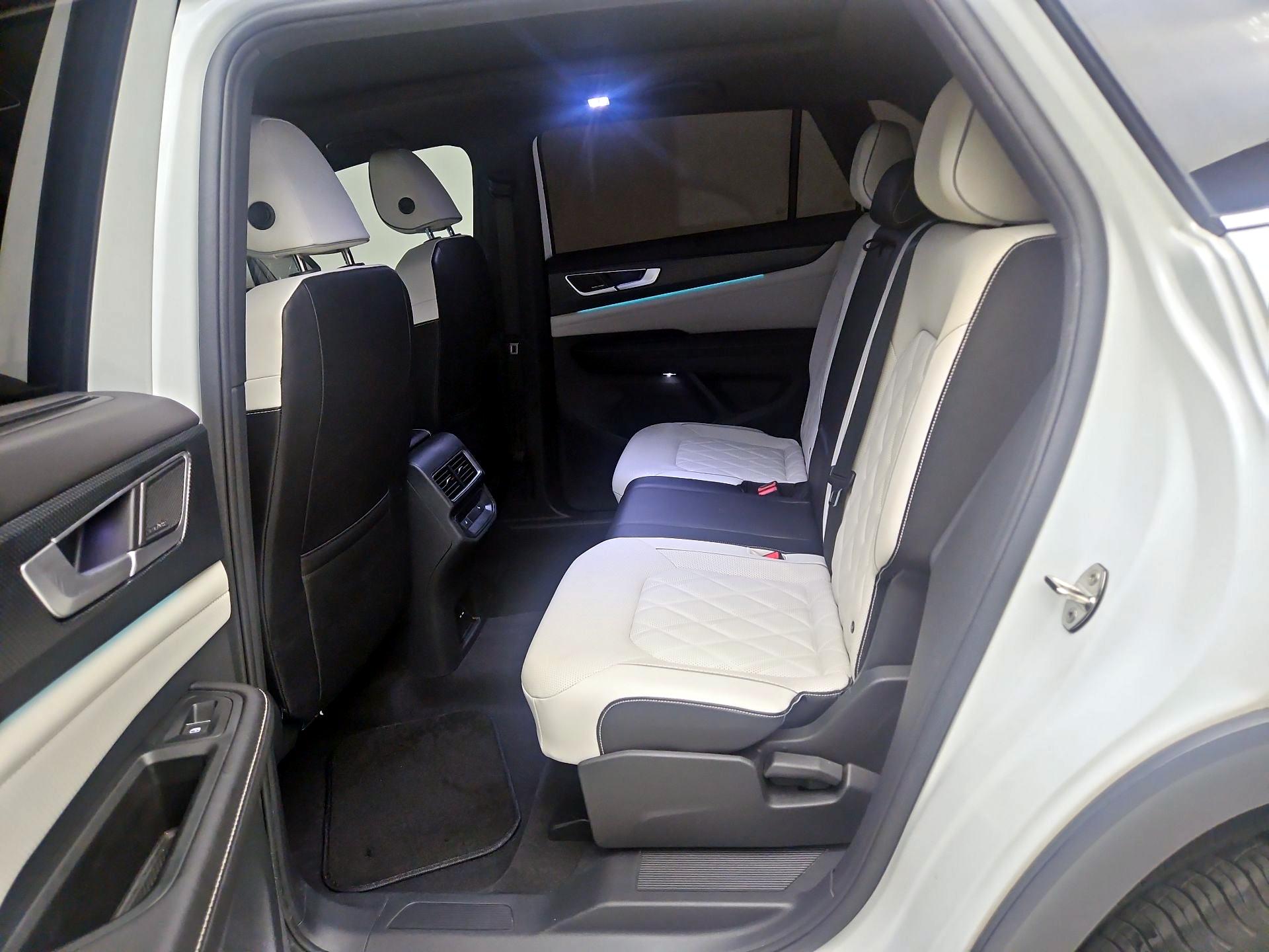 Thumbnail: 2024 Volkswagen Atlas - 19