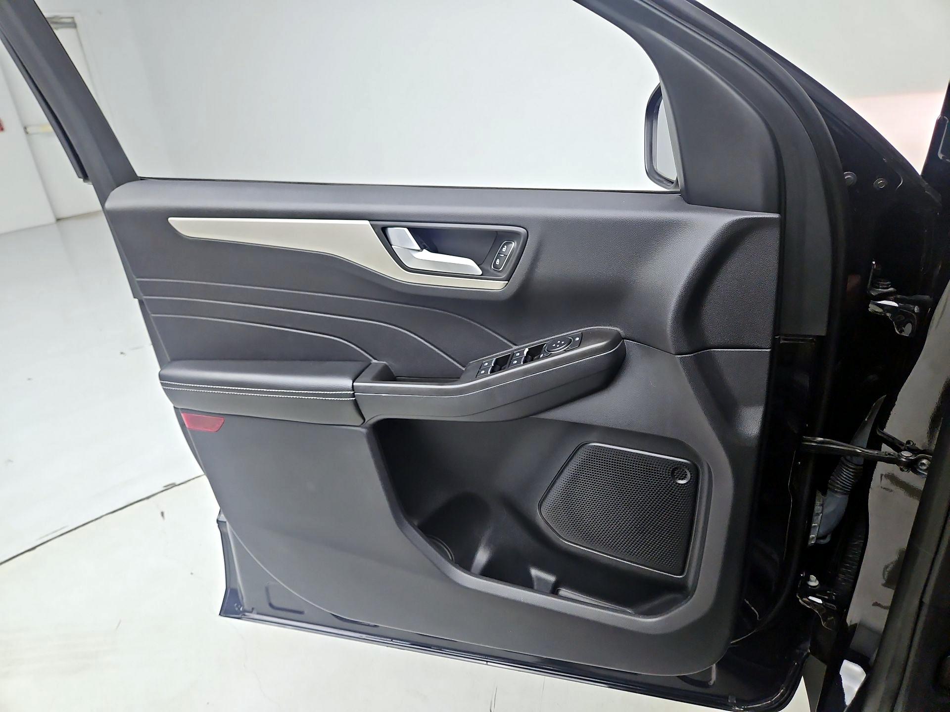 Thumbnail: 2021 Ford Escape - 12