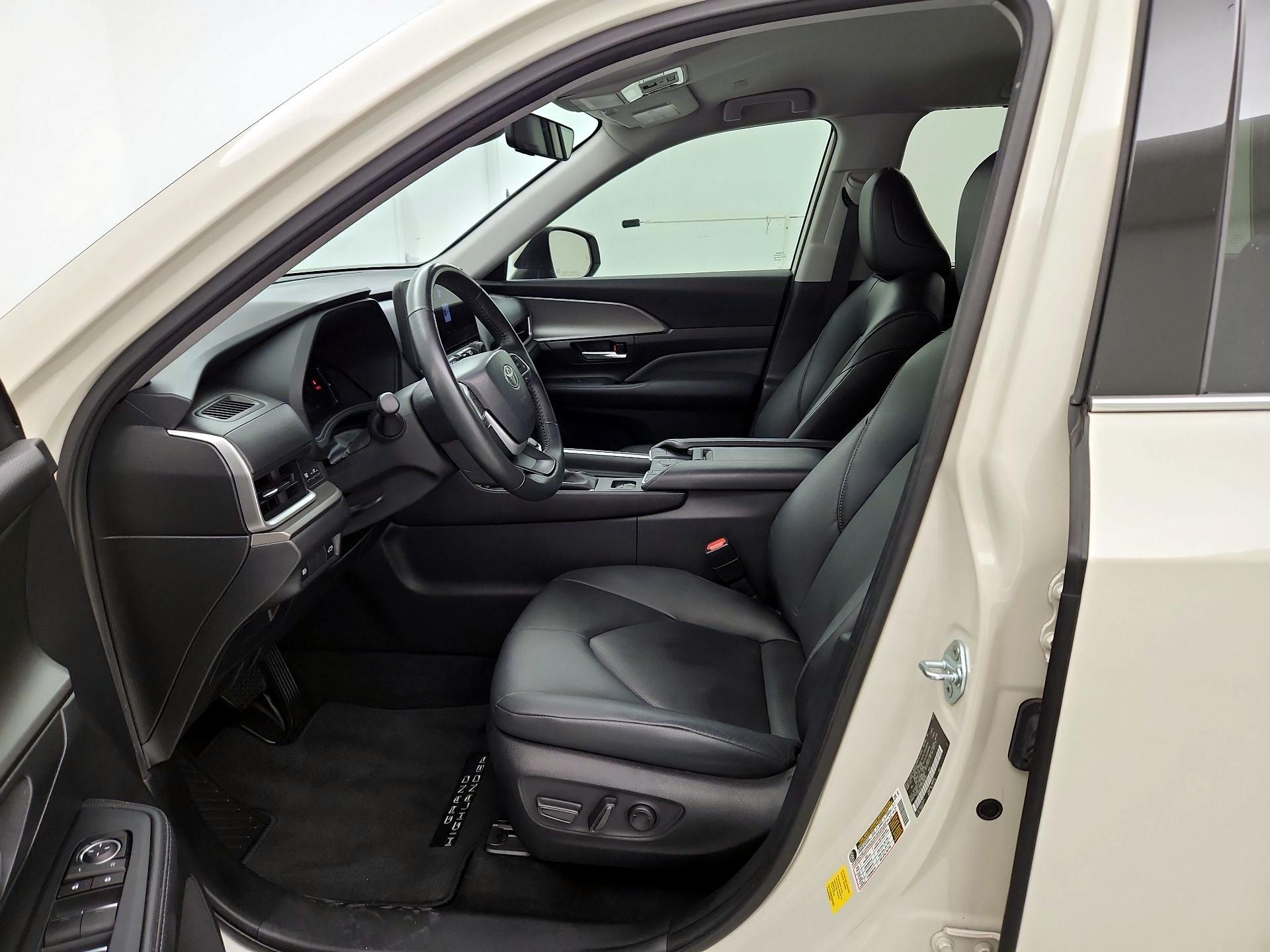 Thumbnail: 2024 Toyota Grand Highlander - 11