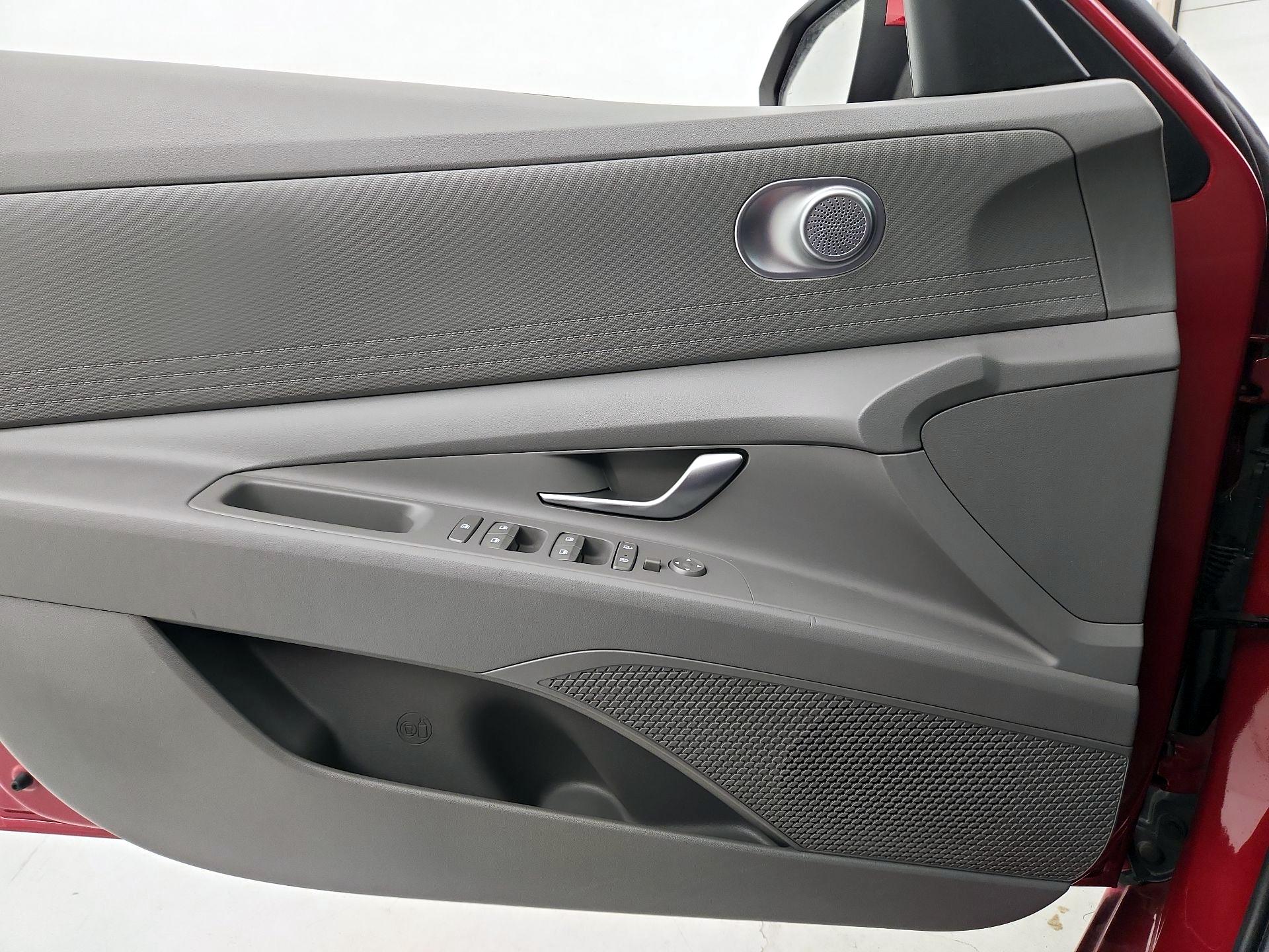 Thumbnail: 2023 Hyundai Elantra - 12