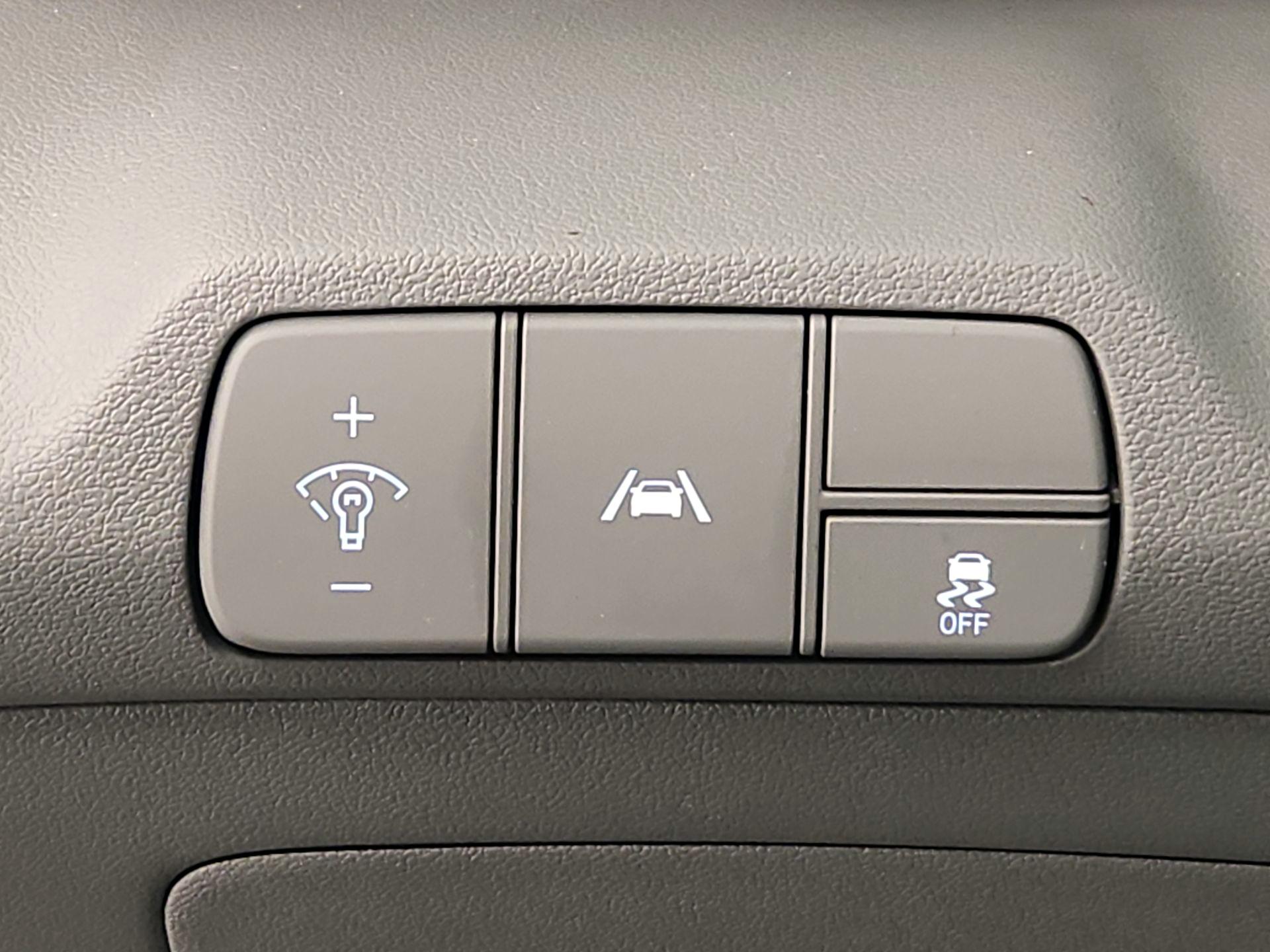 Thumbnail: 2023 Hyundai Elantra - 13