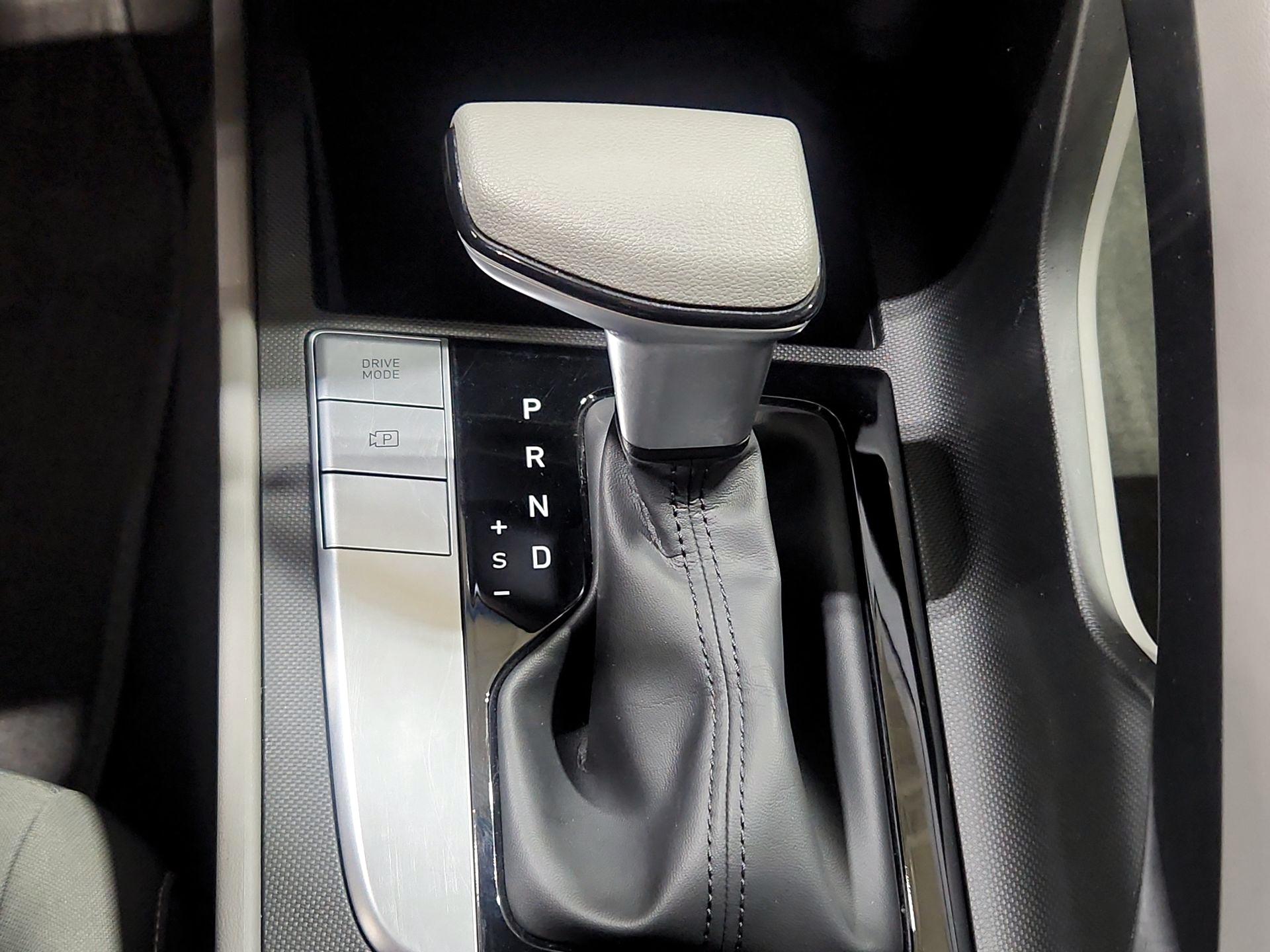 Thumbnail: 2023 Hyundai Elantra - 17