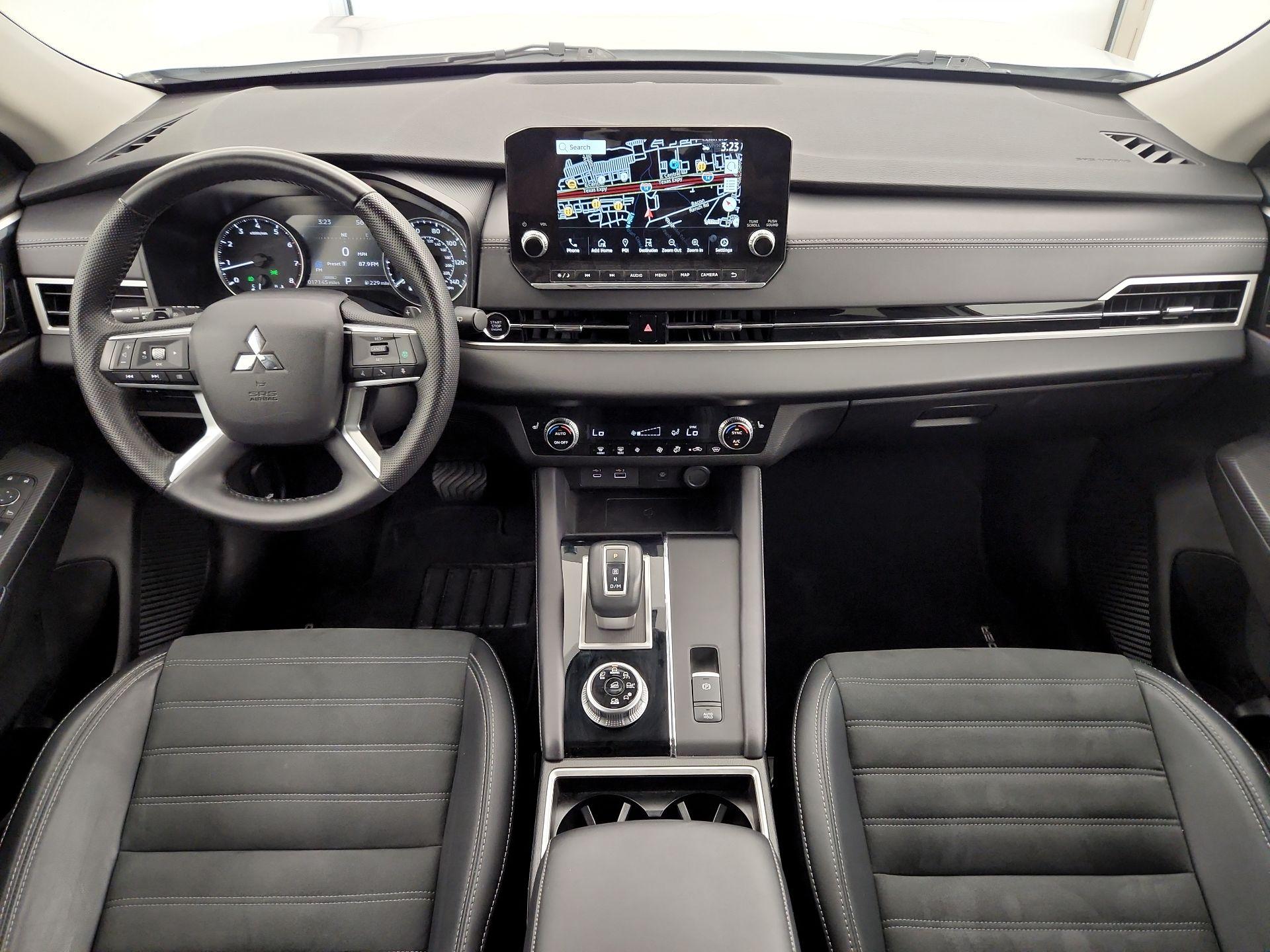 Thumbnail: 2024 Mitsubishi Outlander - 9