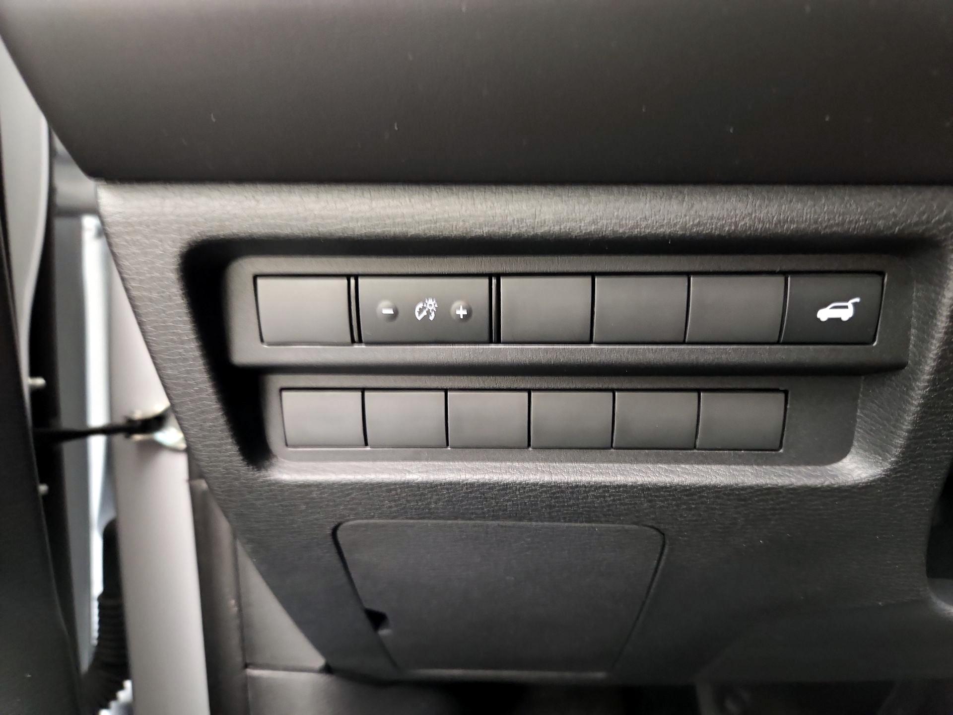 Thumbnail: 2024 Mitsubishi Outlander - 13