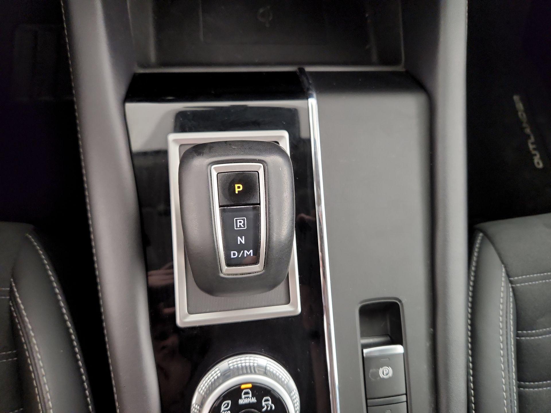 Thumbnail: 2024 Mitsubishi Outlander - 18