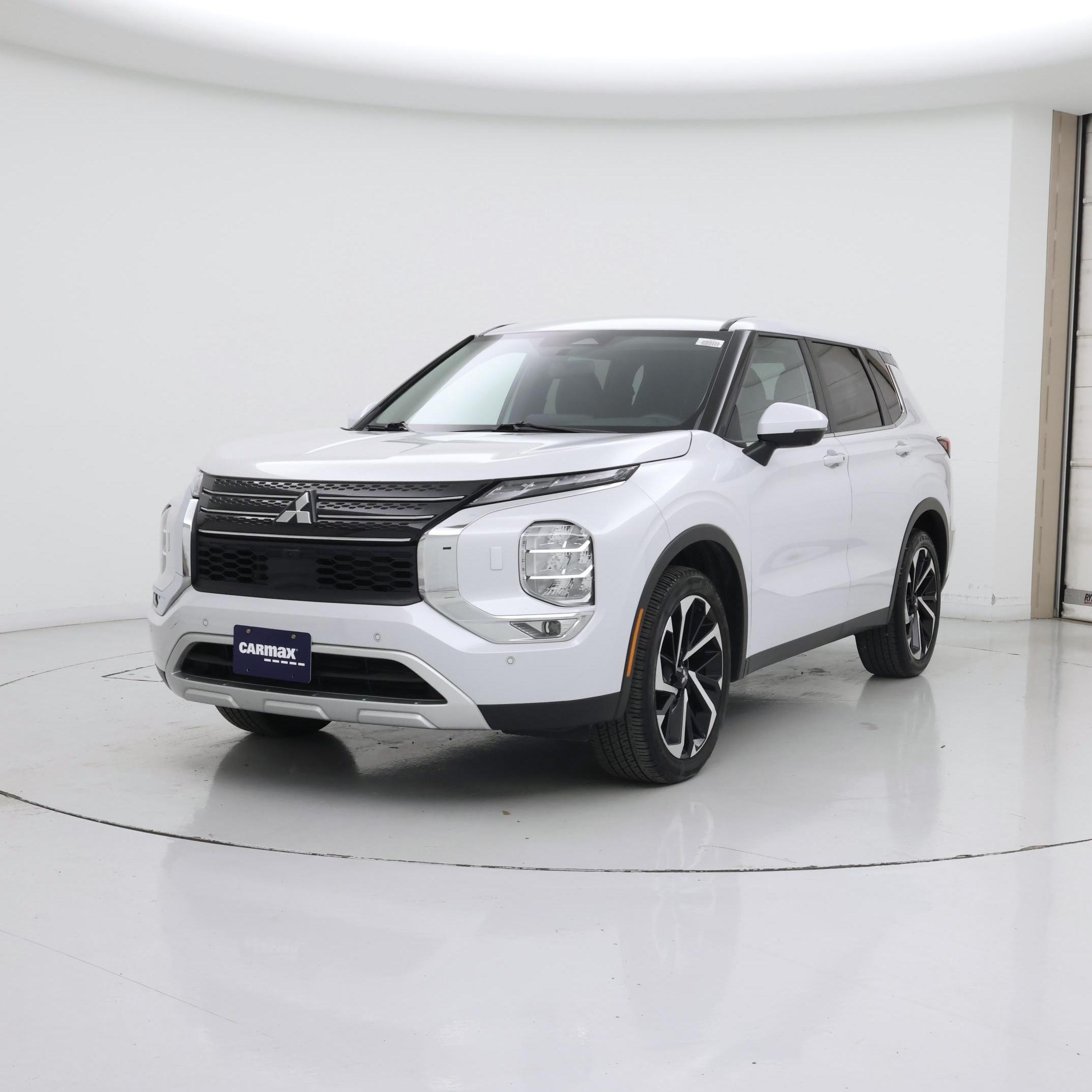 Thumbnail: 2024 Mitsubishi Outlander - 4