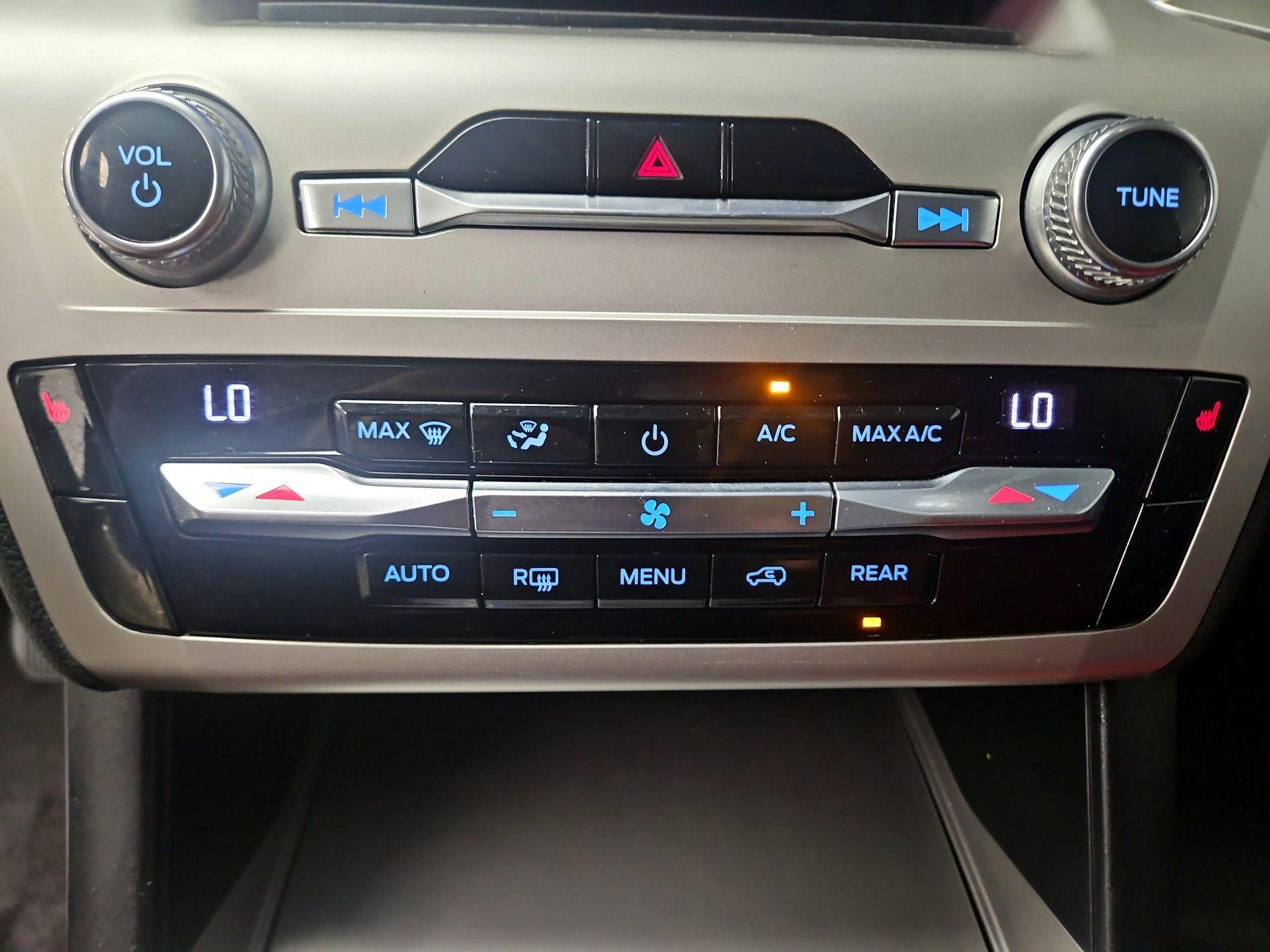 Thumbnail: 2021 Ford Explorer - 16