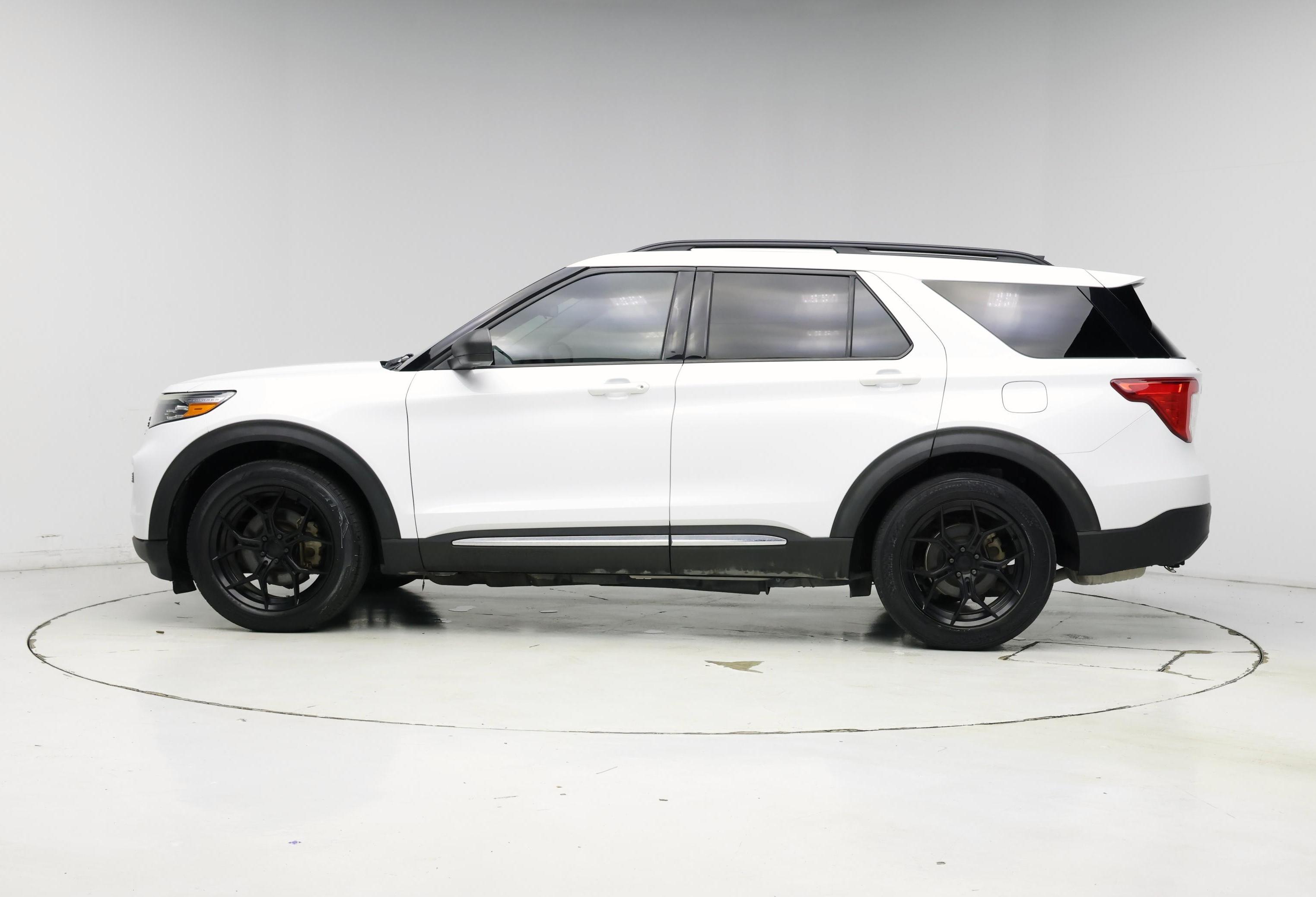 Thumbnail: 2021 Ford Explorer - 3