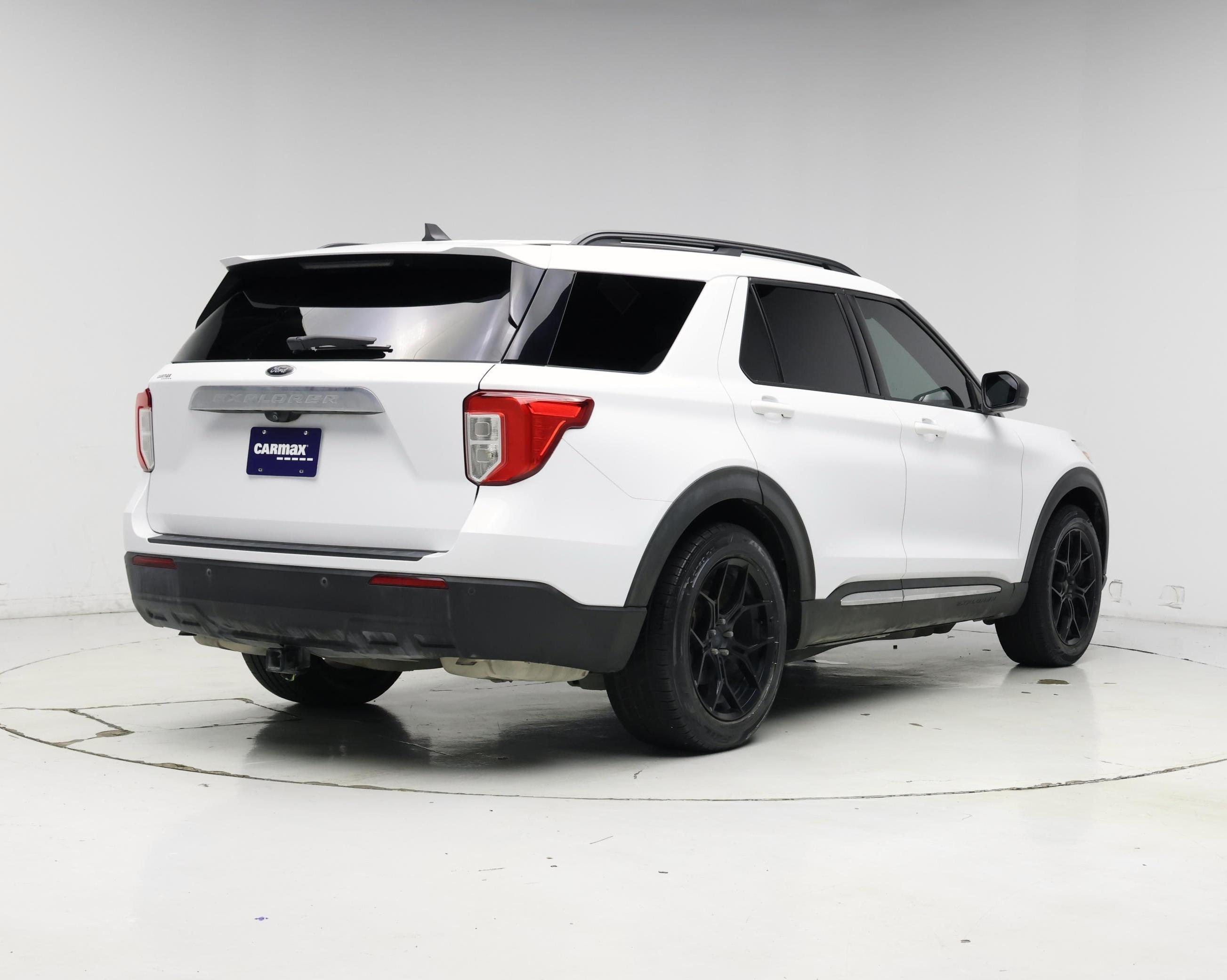 Thumbnail: 2021 Ford Explorer - 8