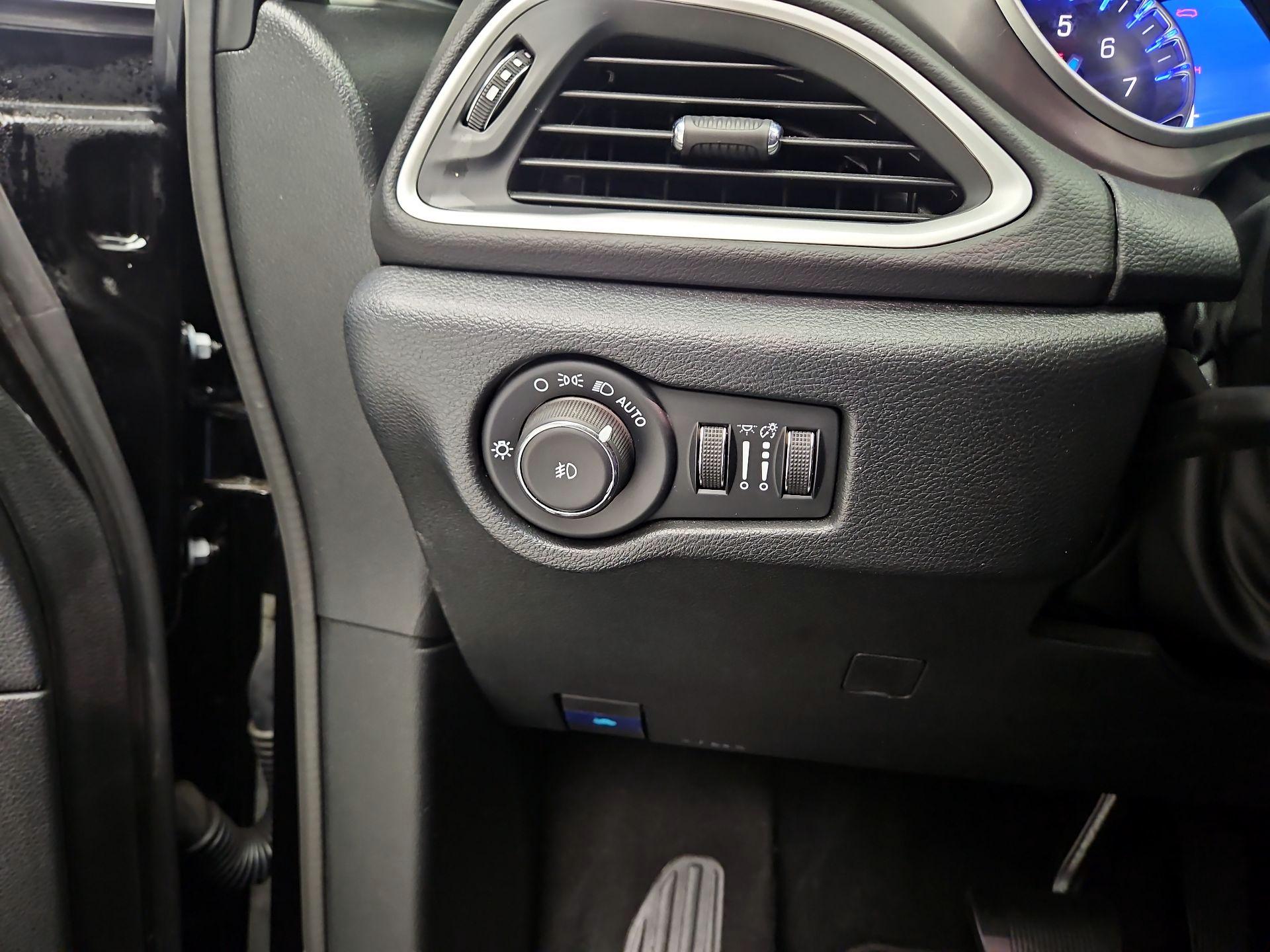 Thumbnail: 2025 Chrysler Pacifica - 13