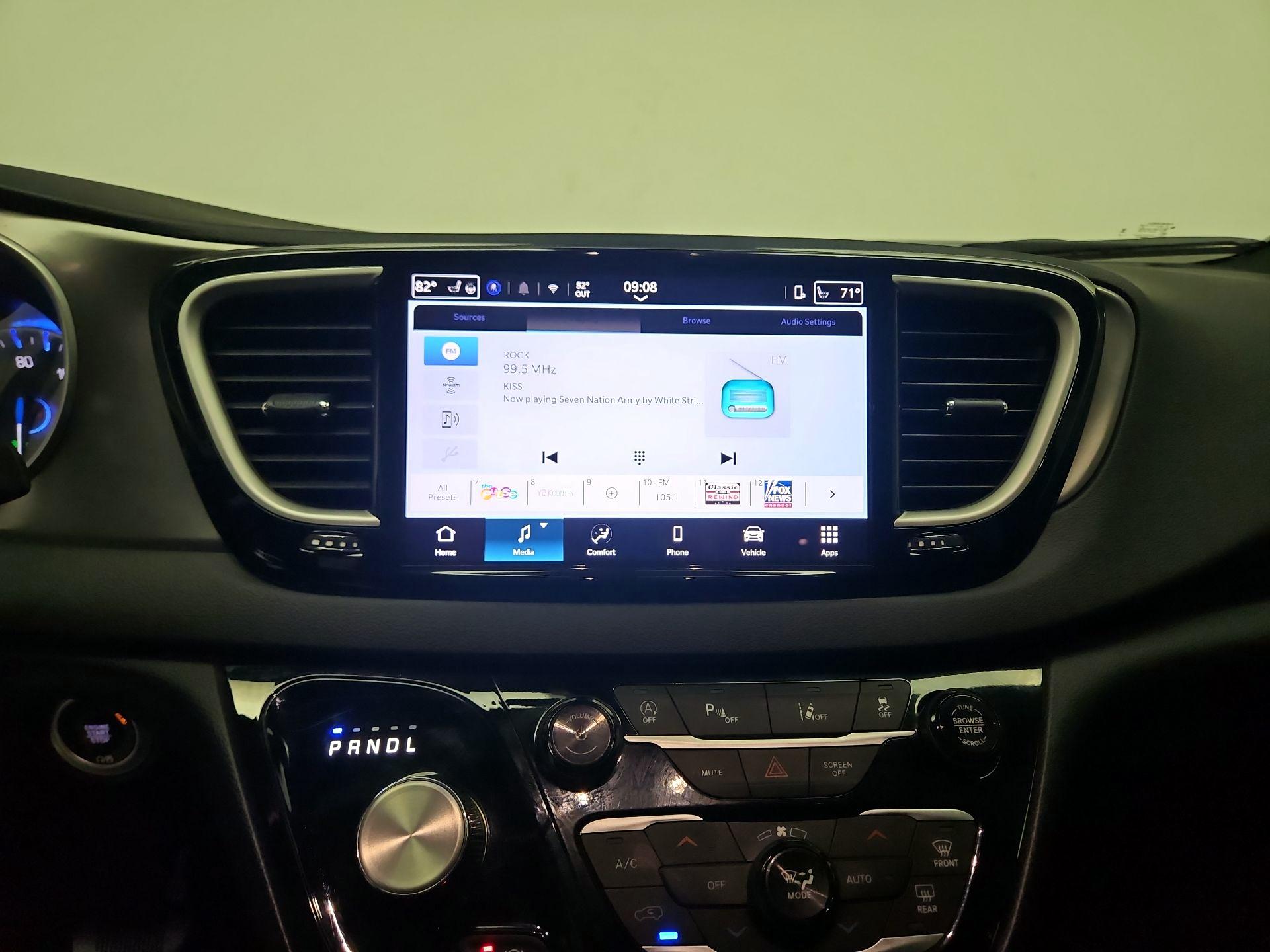 Thumbnail: 2025 Chrysler Pacifica - 15