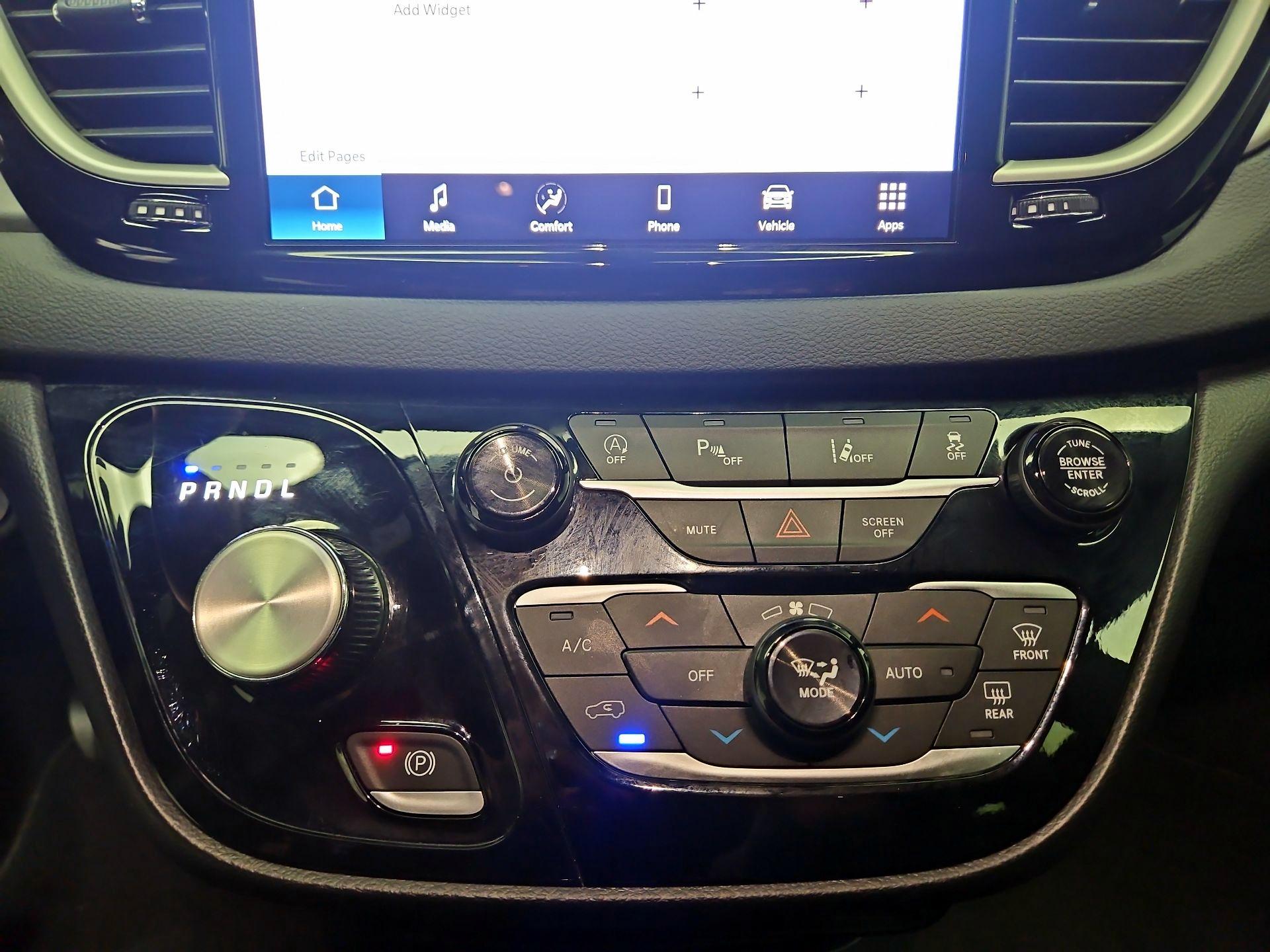 Thumbnail: 2025 Chrysler Pacifica - 16