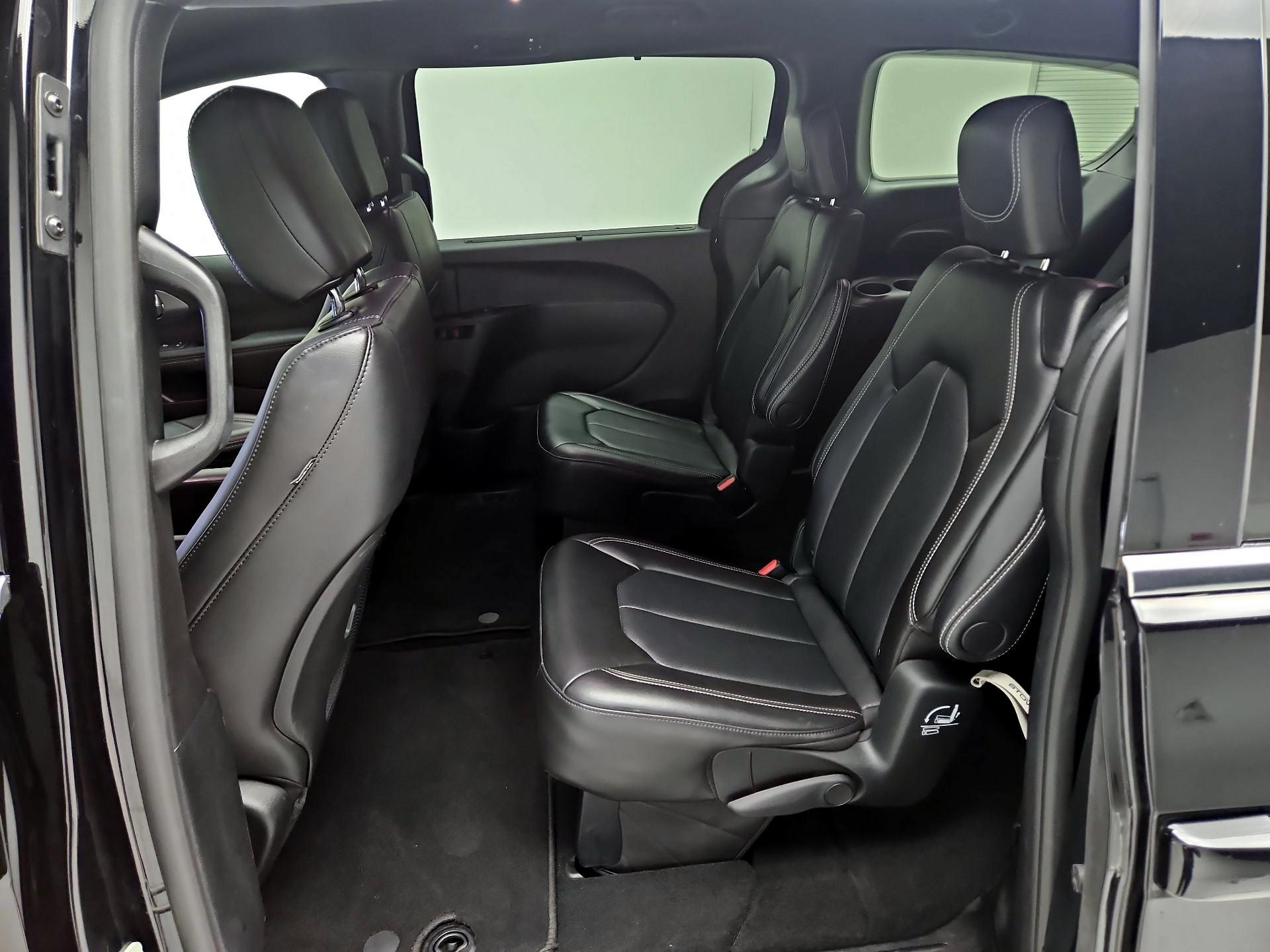 Thumbnail: 2025 Chrysler Pacifica - 19