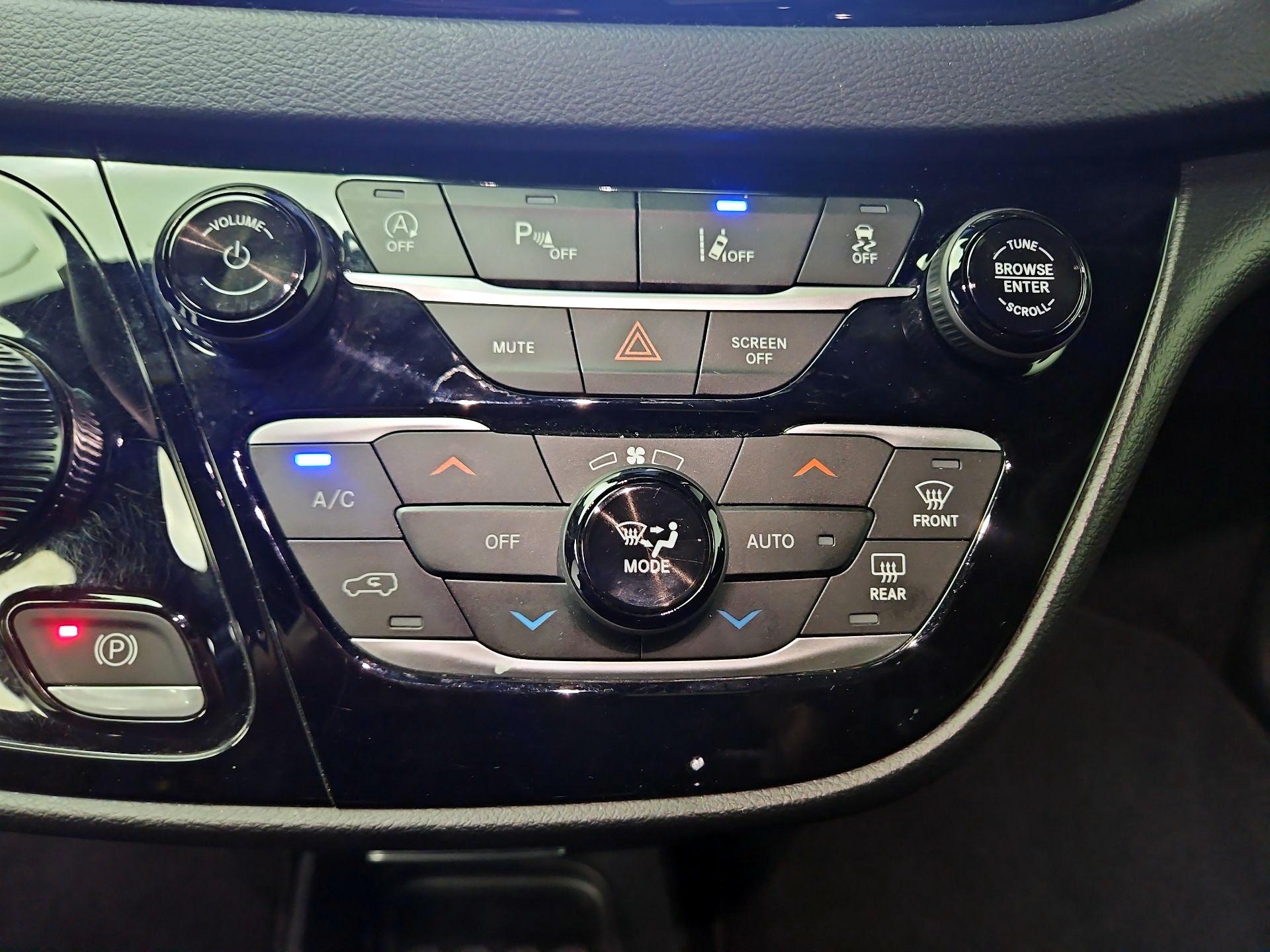 Thumbnail: 2025 Chrysler Pacifica - 16