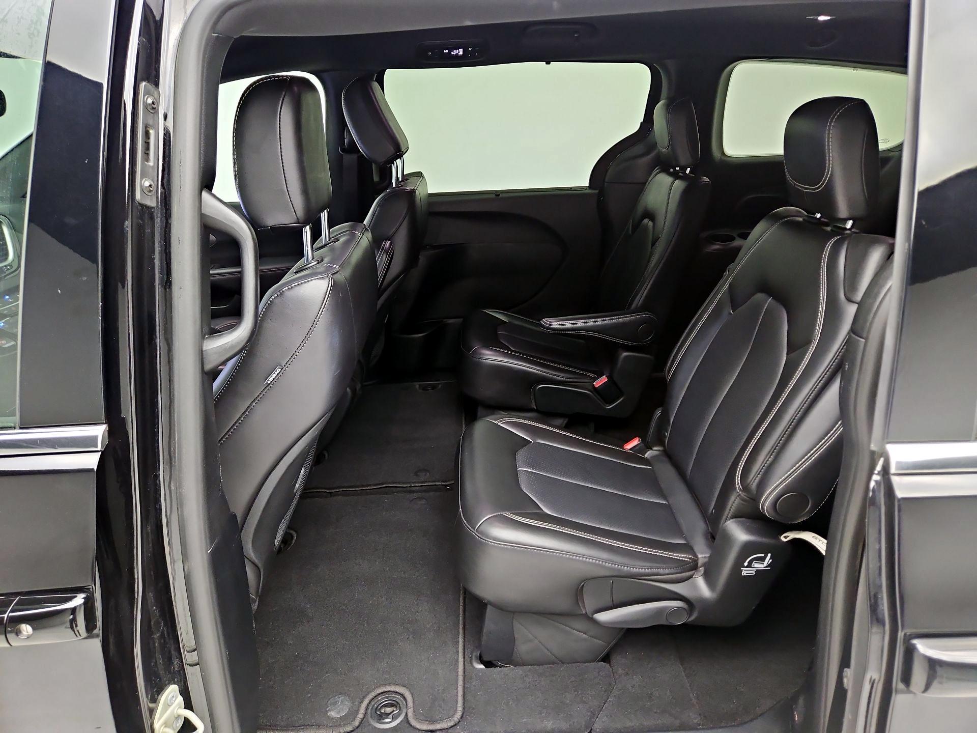 Thumbnail: 2025 Chrysler Pacifica - 19