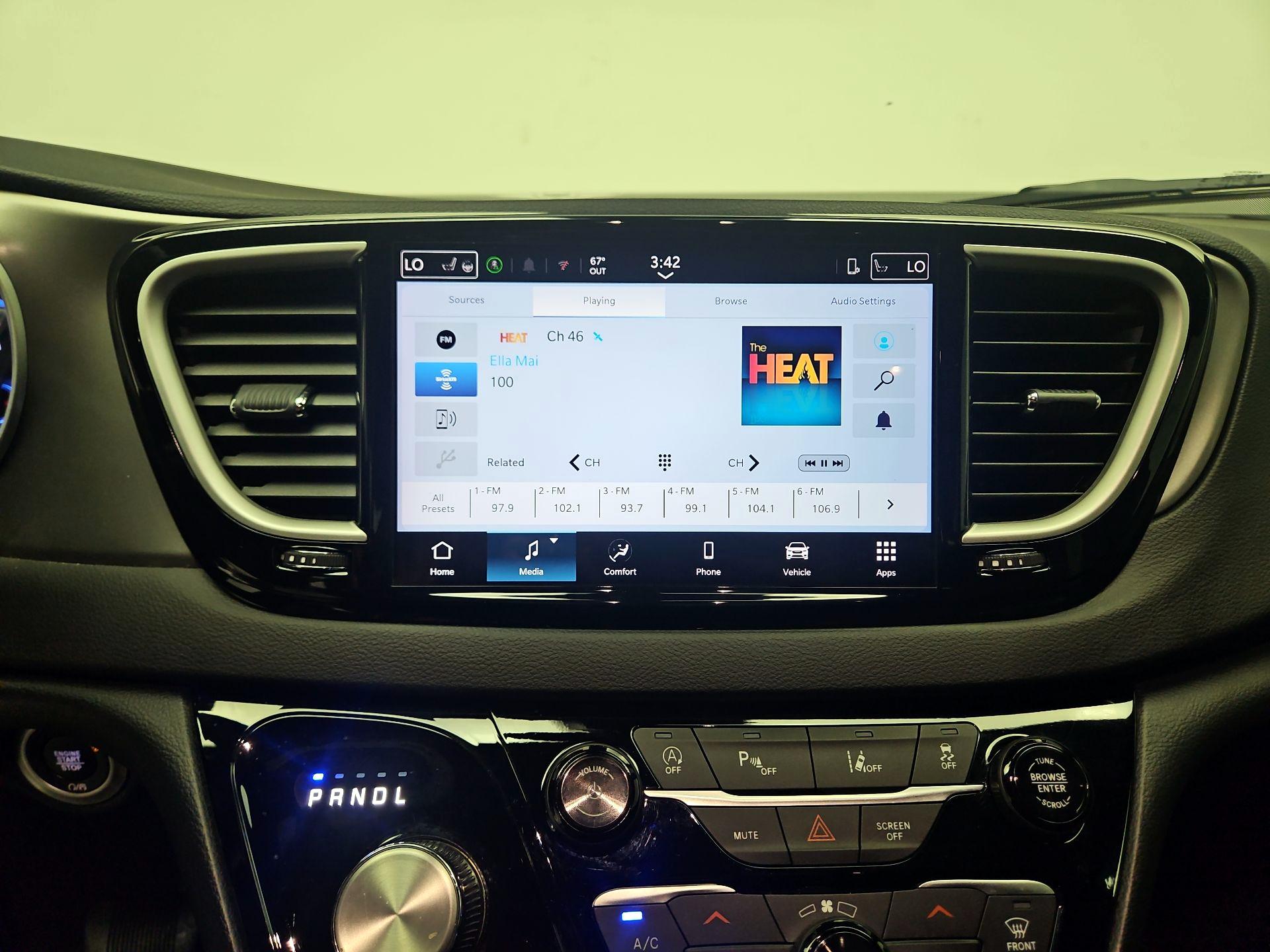 Thumbnail: 2025 Chrysler Pacifica - 15