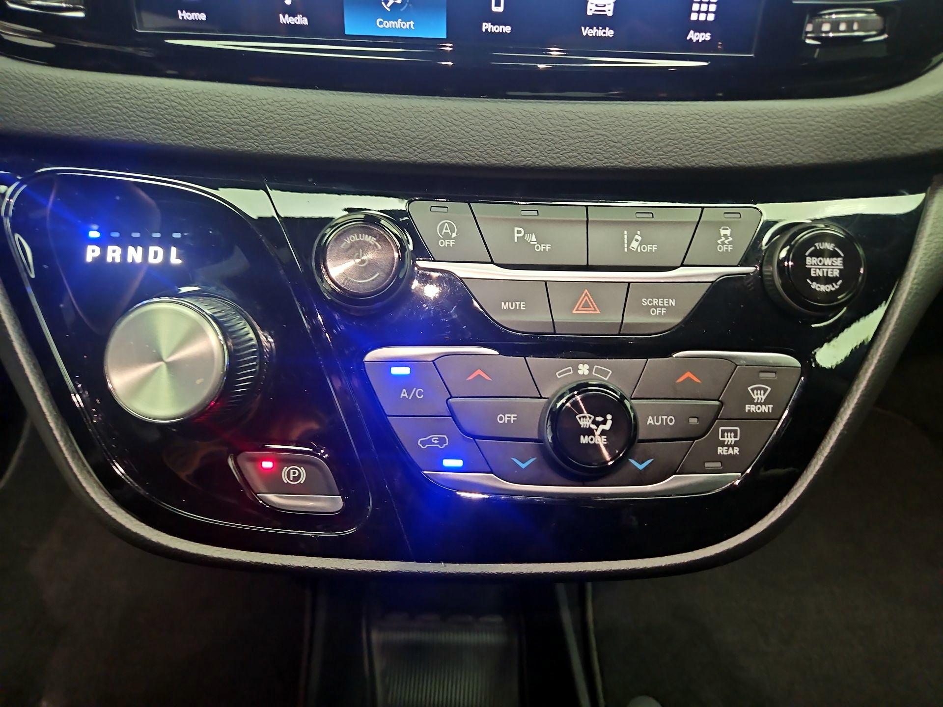 Thumbnail: 2025 Chrysler Pacifica - 16