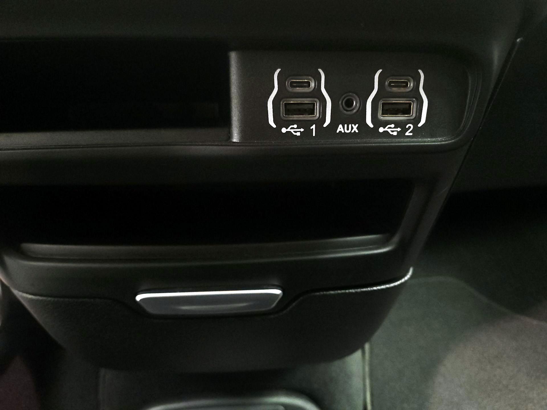 Thumbnail: 2025 Chrysler Pacifica - 18