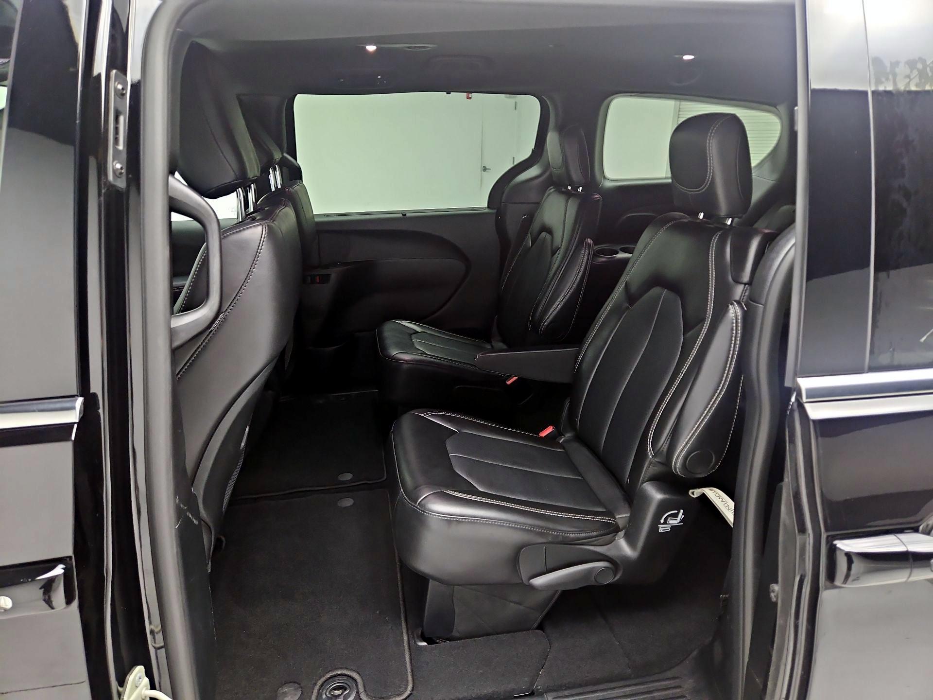 Thumbnail: 2025 Chrysler Pacifica - 19