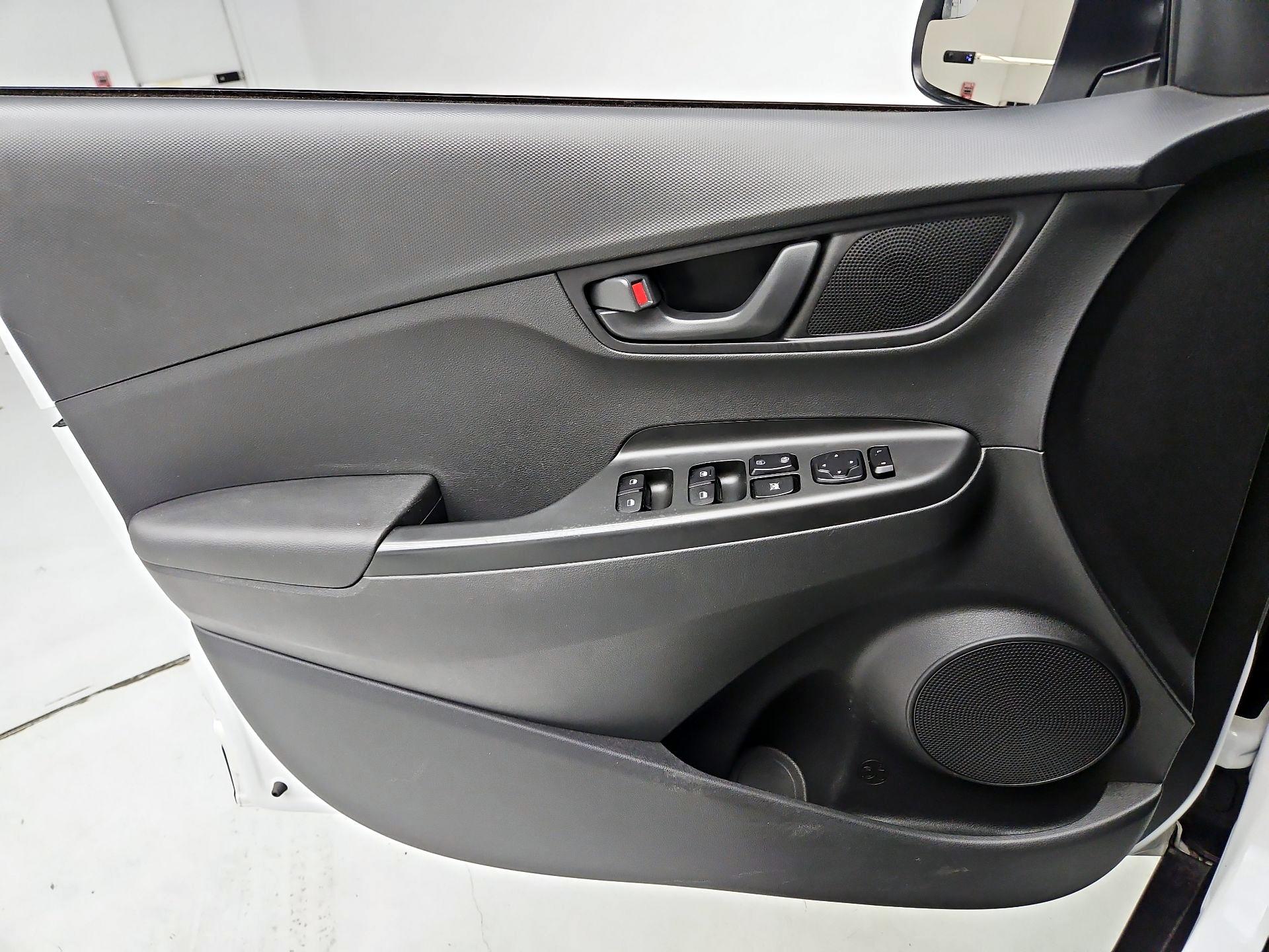 Thumbnail: 2021 Hyundai Kona - 12