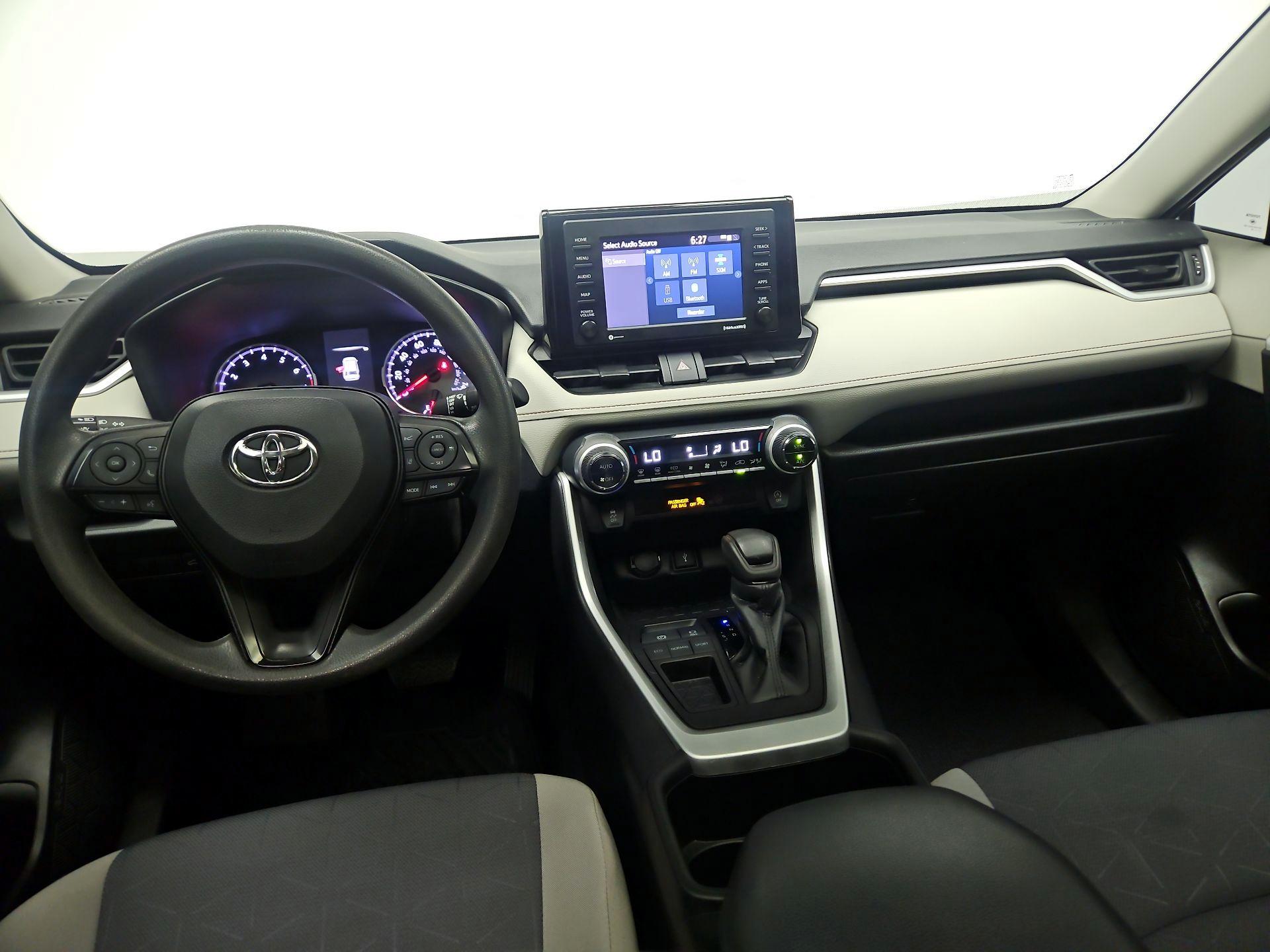 Thumbnail: 2022 Toyota RAV4 - 9