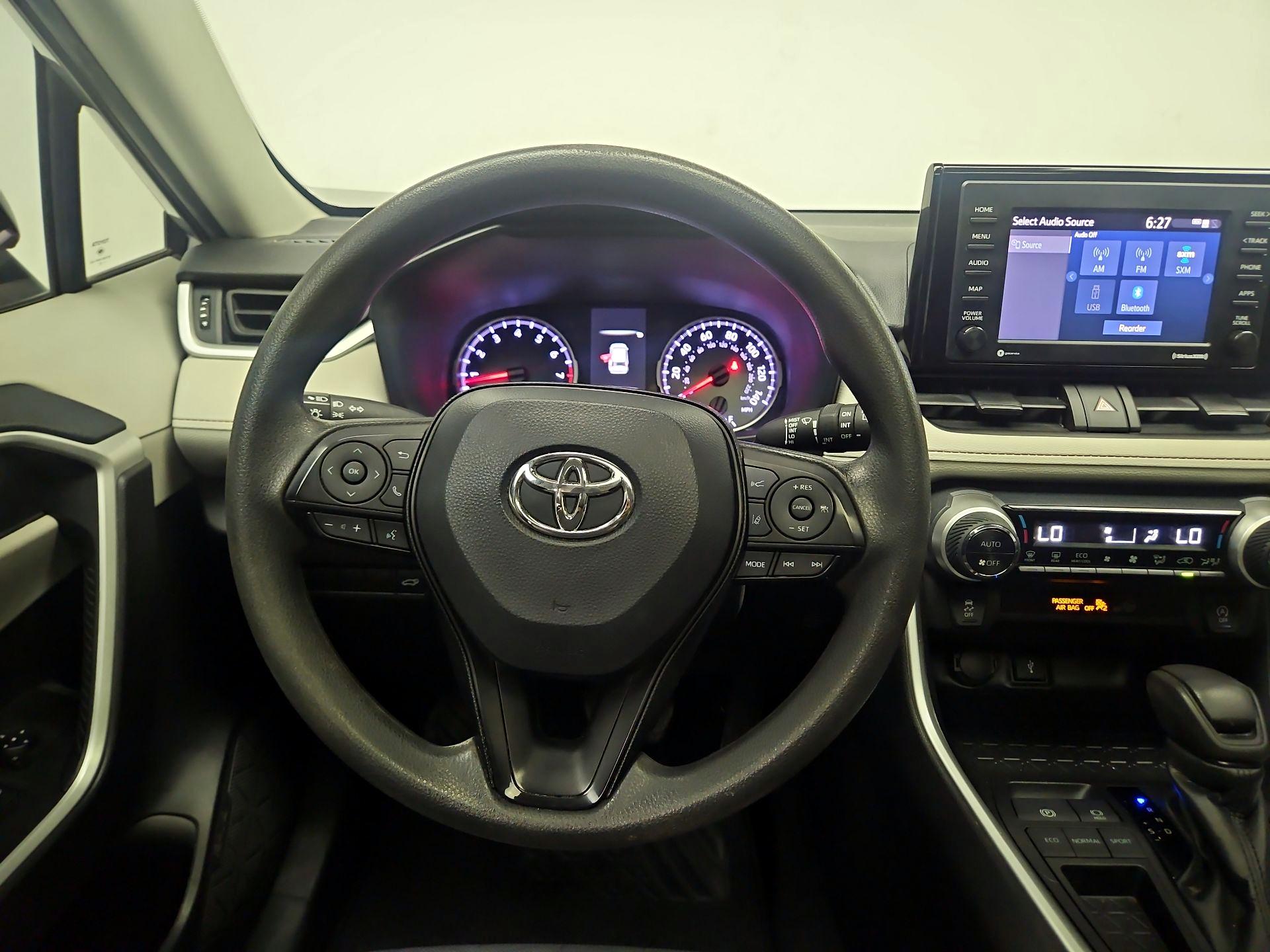 Thumbnail: 2022 Toyota RAV4 - 10