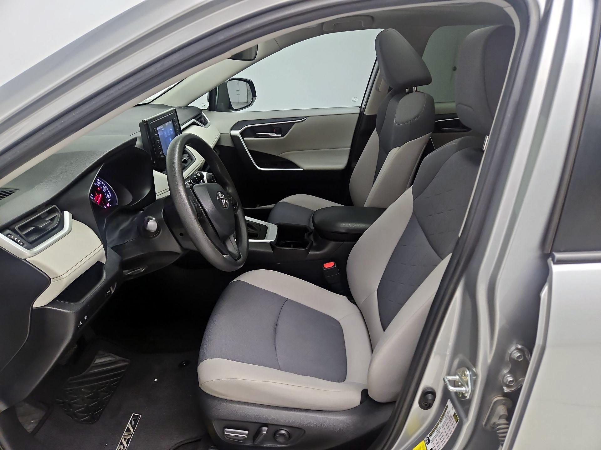 Thumbnail: 2022 Toyota RAV4 - 11