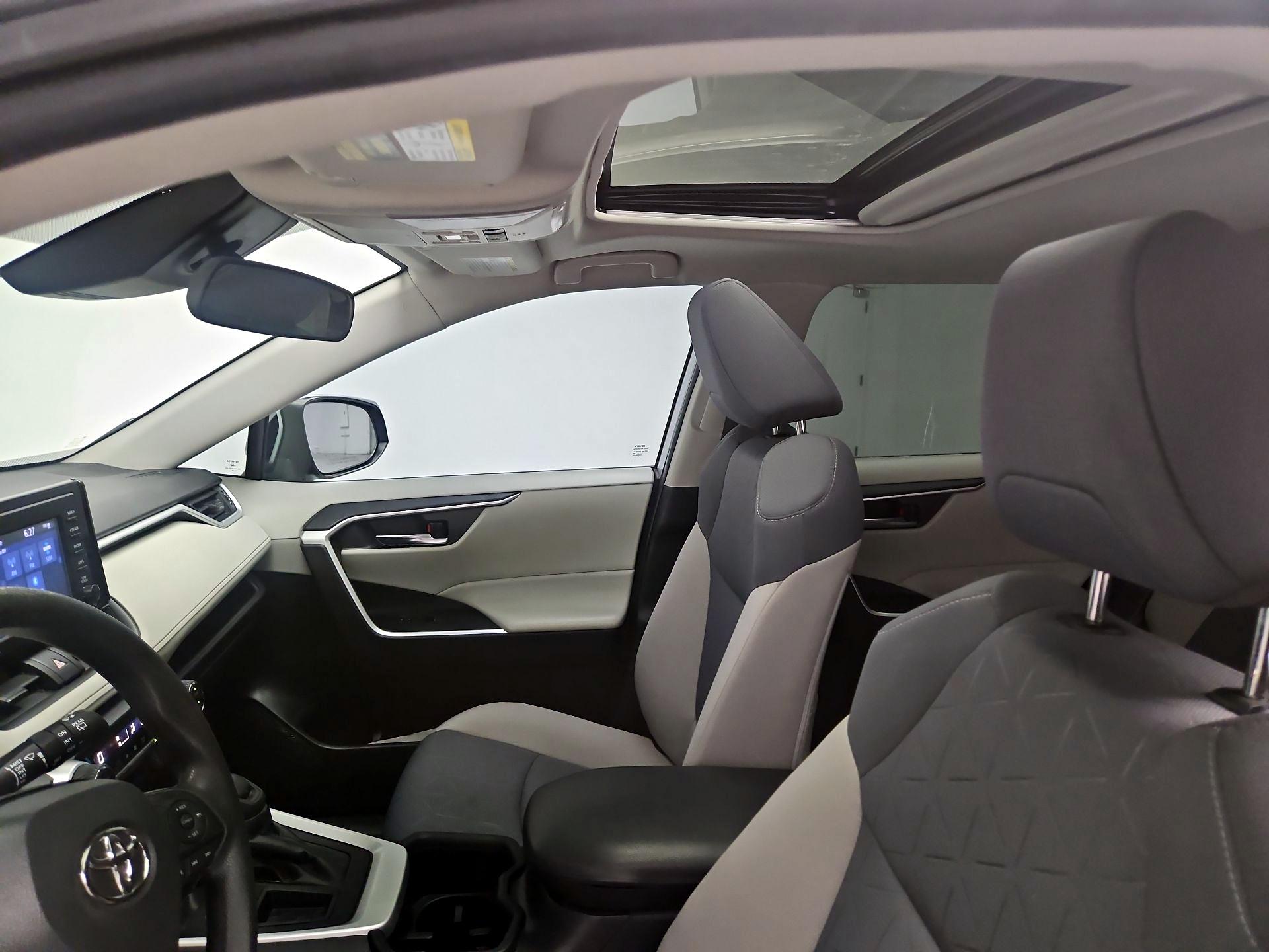 Thumbnail: 2022 Toyota RAV4 - 19