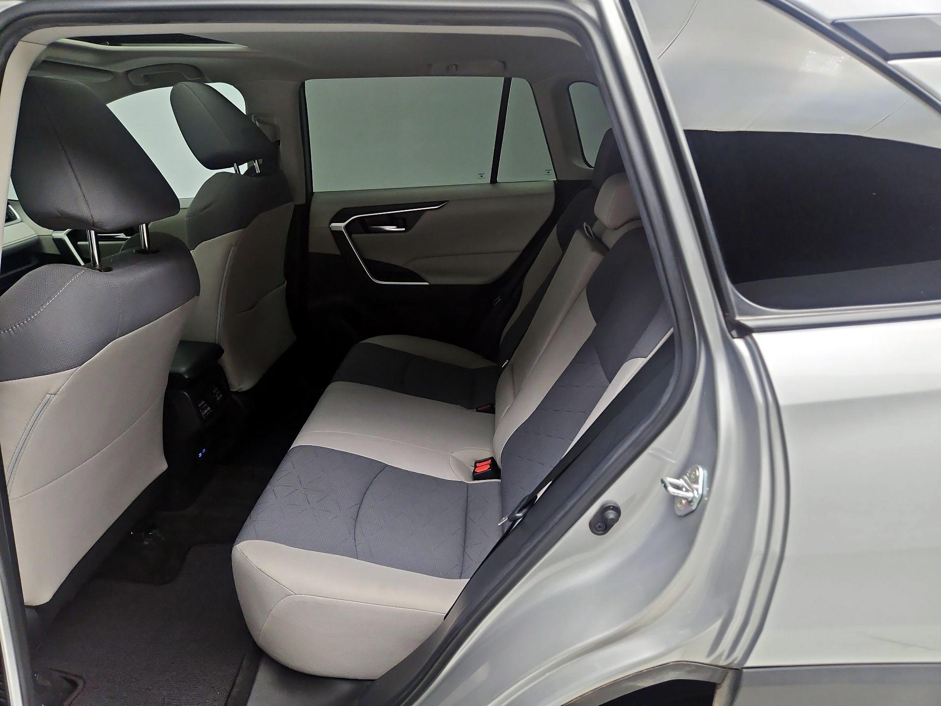 Thumbnail: 2022 Toyota RAV4 - 20