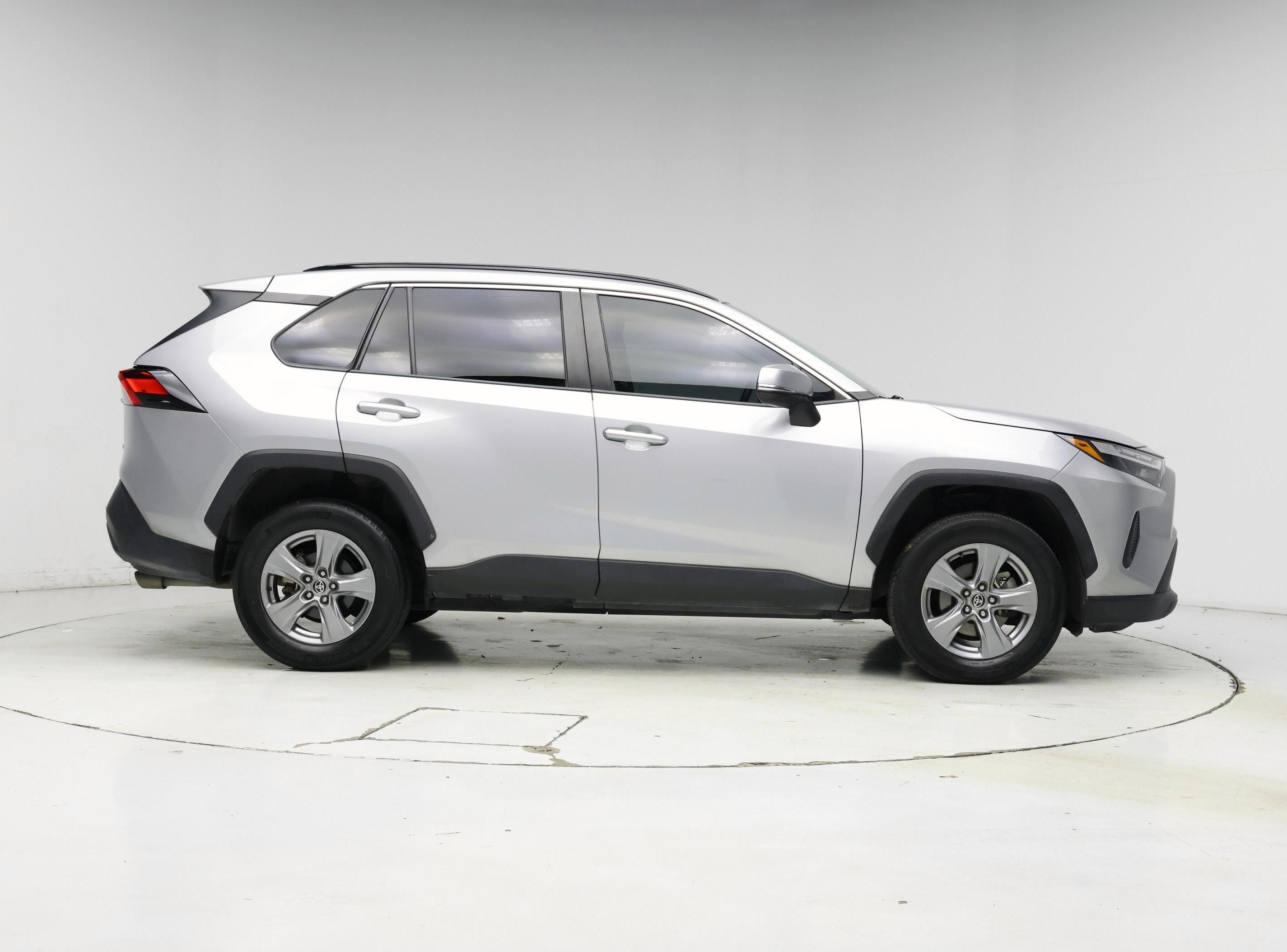 Thumbnail: 2022 Toyota RAV4 - 7