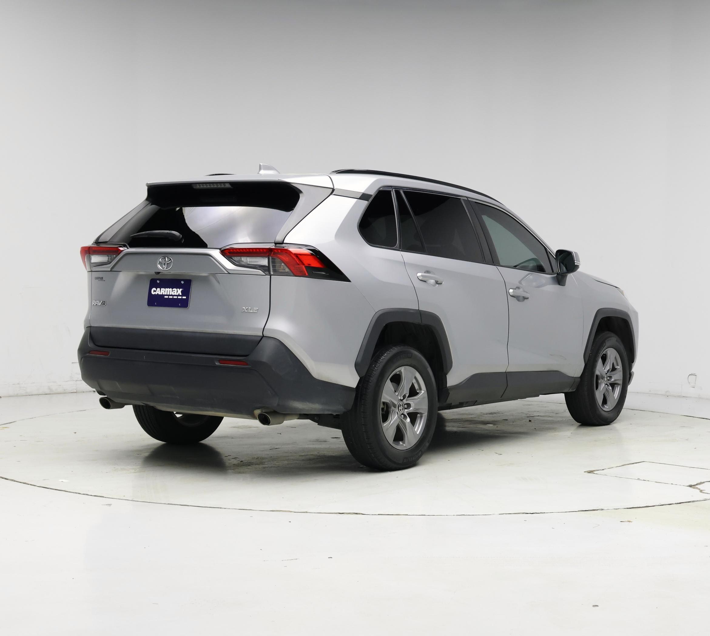 Thumbnail: 2022 Toyota RAV4 - 8