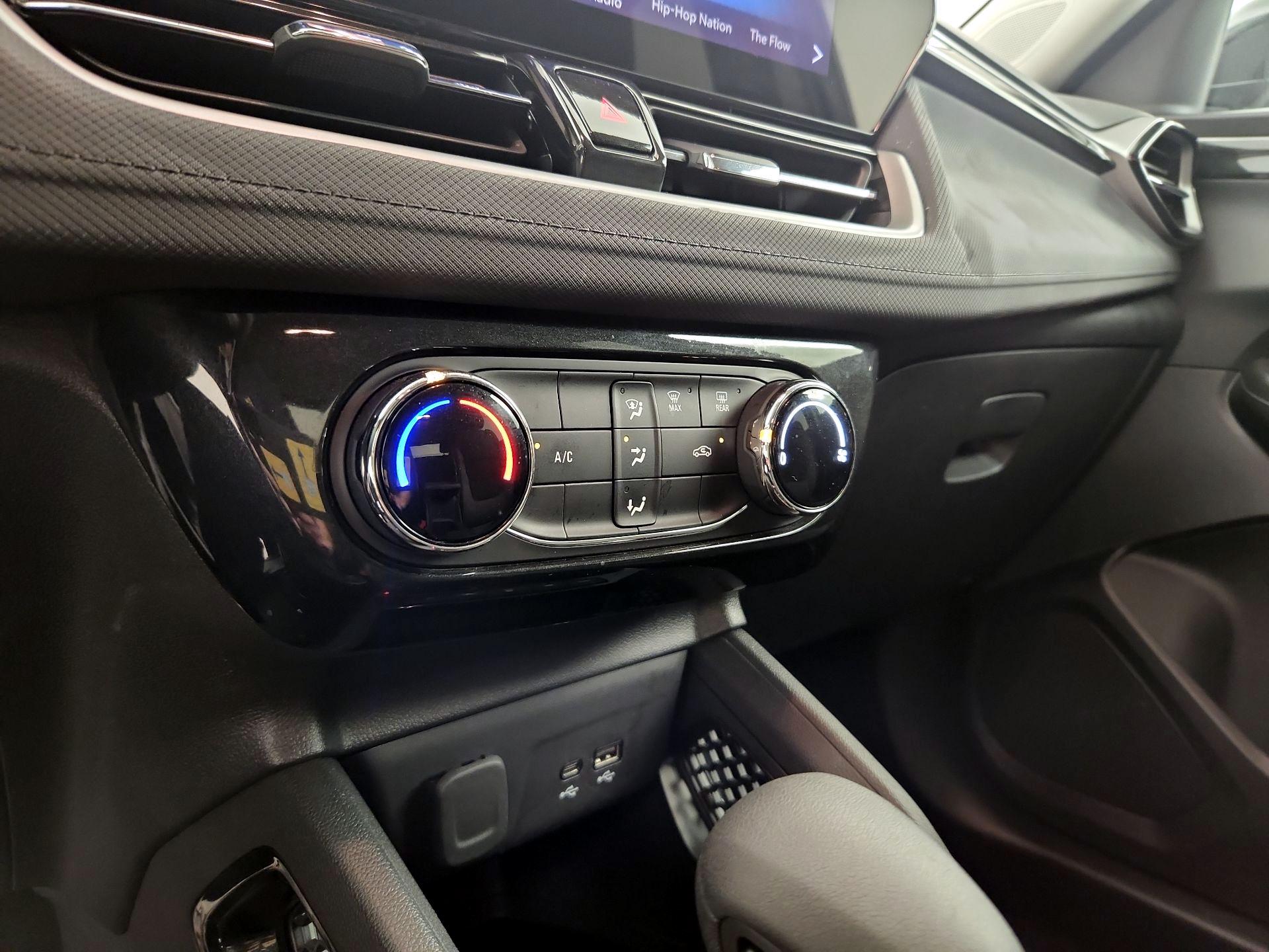 Thumbnail: 2025 Chevrolet TrailBlazer - 16